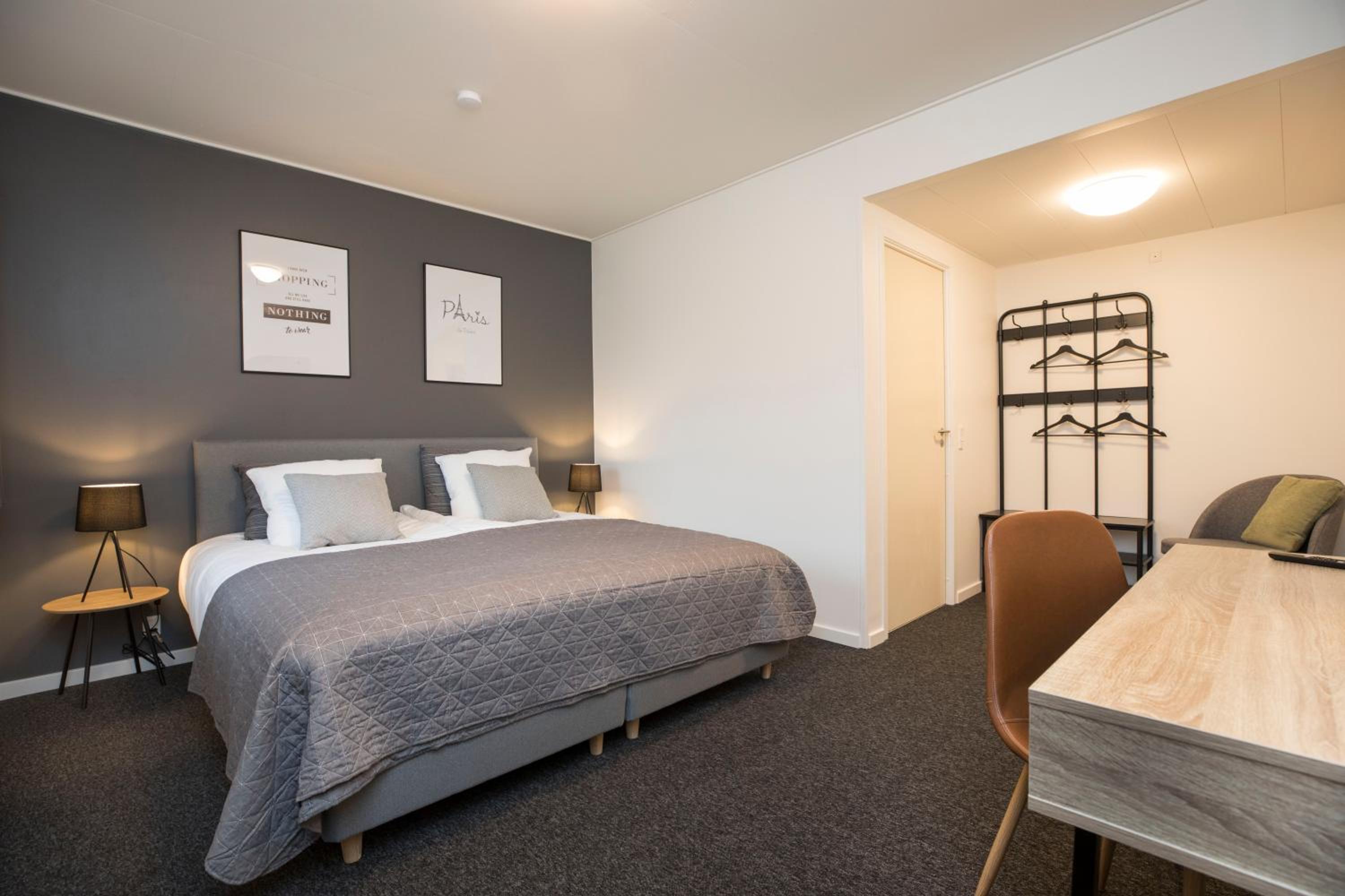 Standard Suite - Photo 1