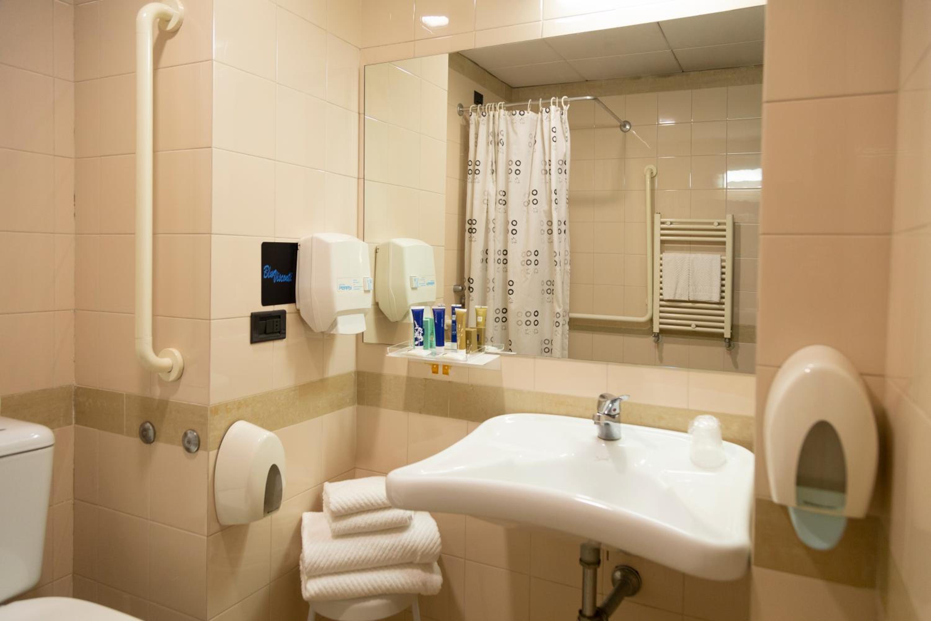 Double Room - Disability Access - Photo 2
