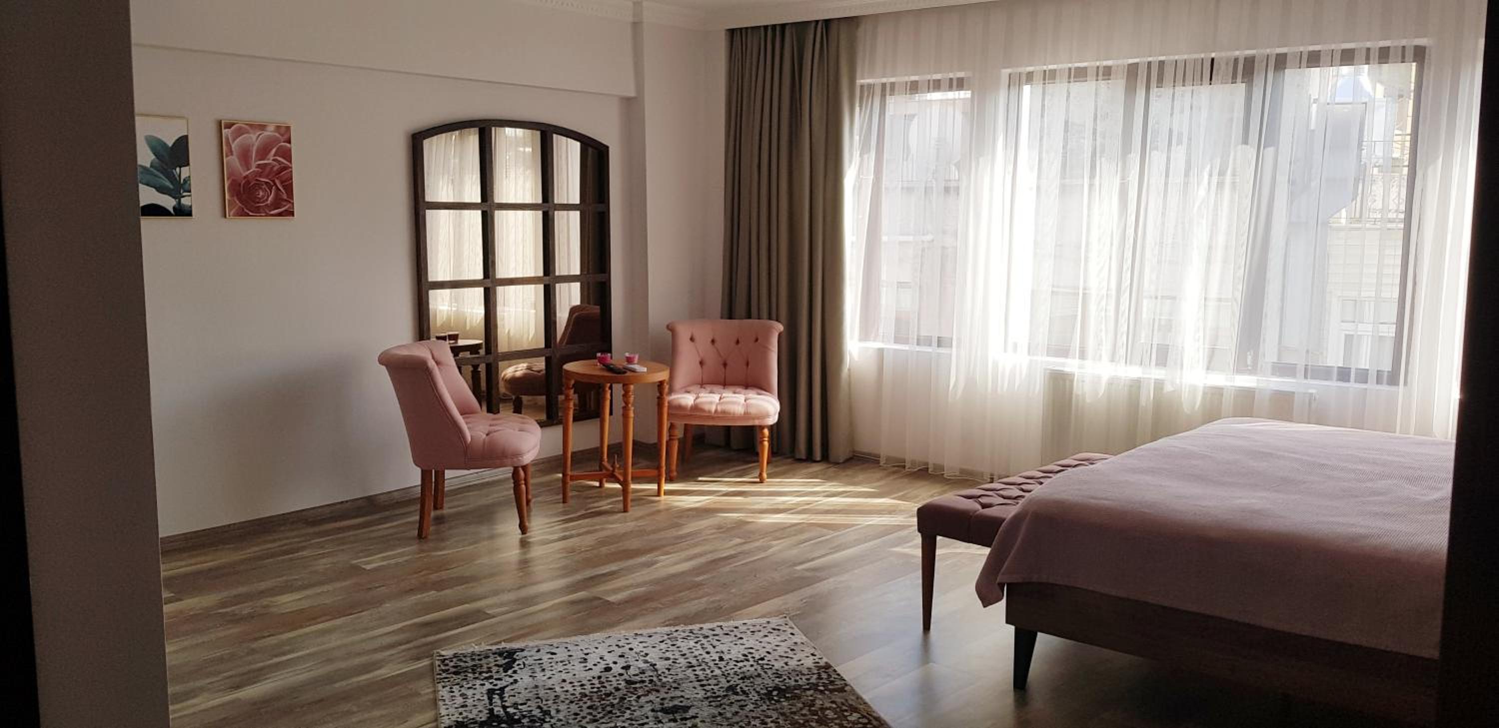 Large Double Room photo 2