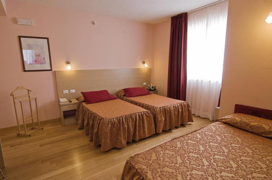 Triple Room - Photo 1