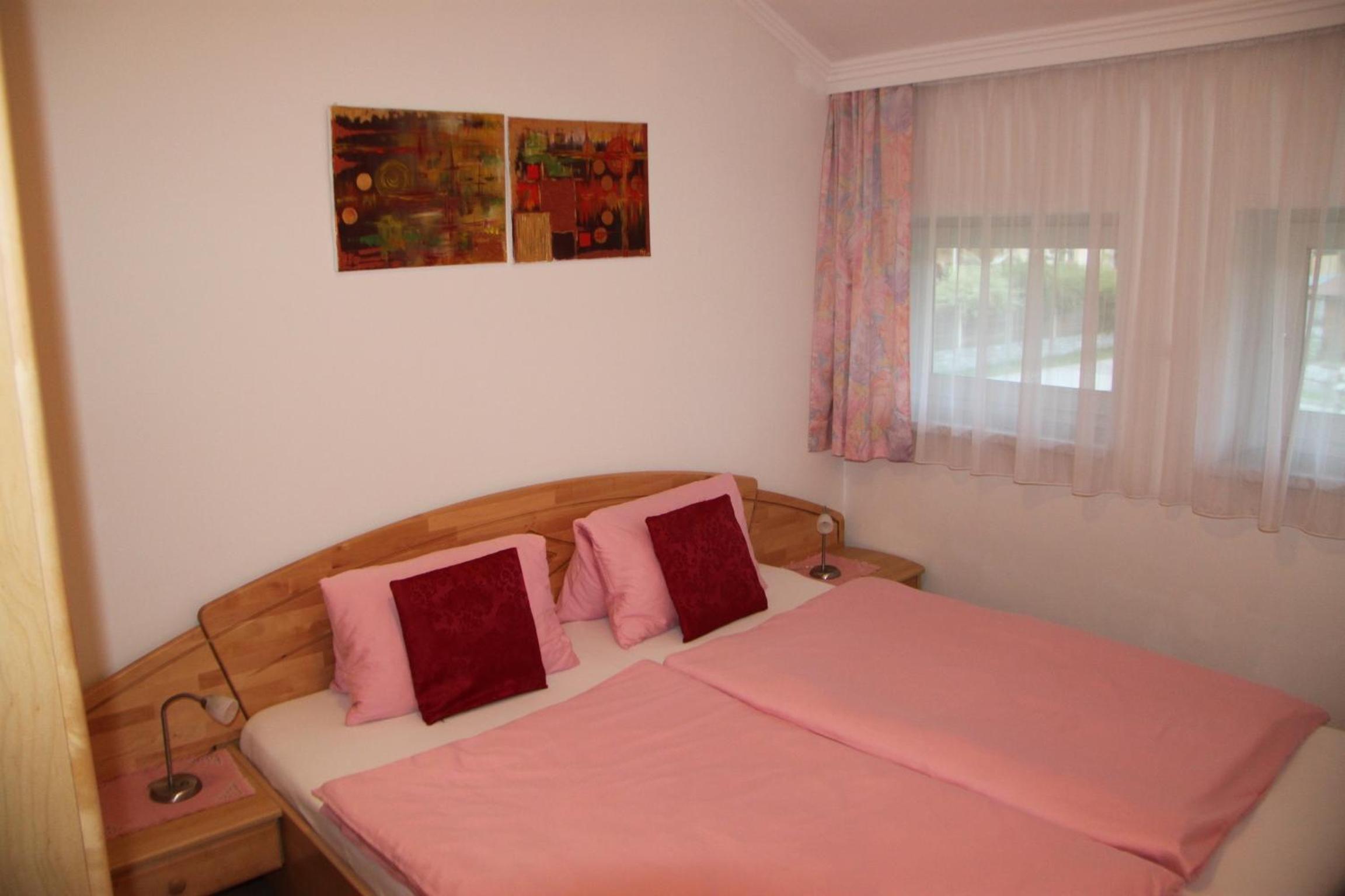 Two-Bedroom Apartment with Bath photo 1