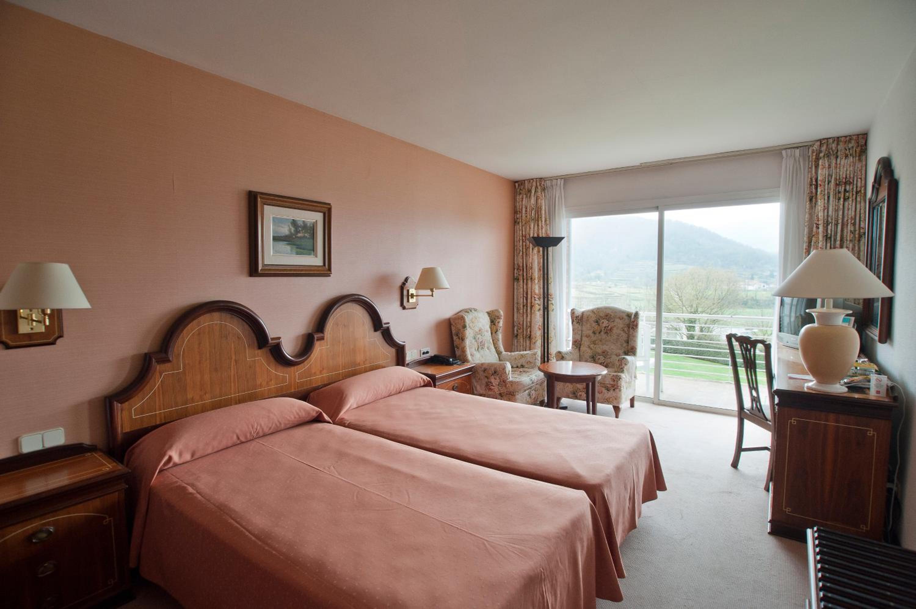 Twin Room - Photo 6