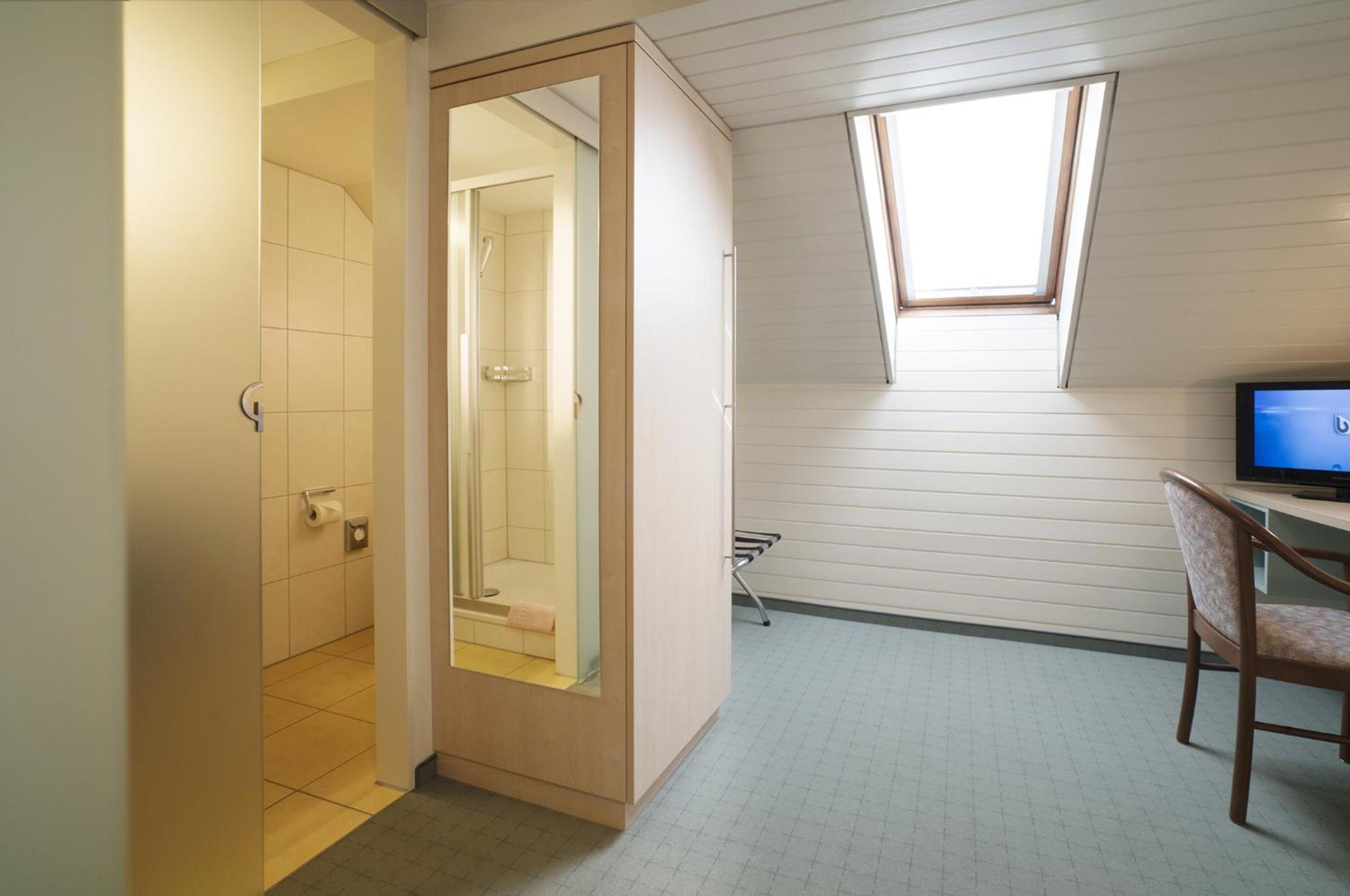 Single Room photo 3