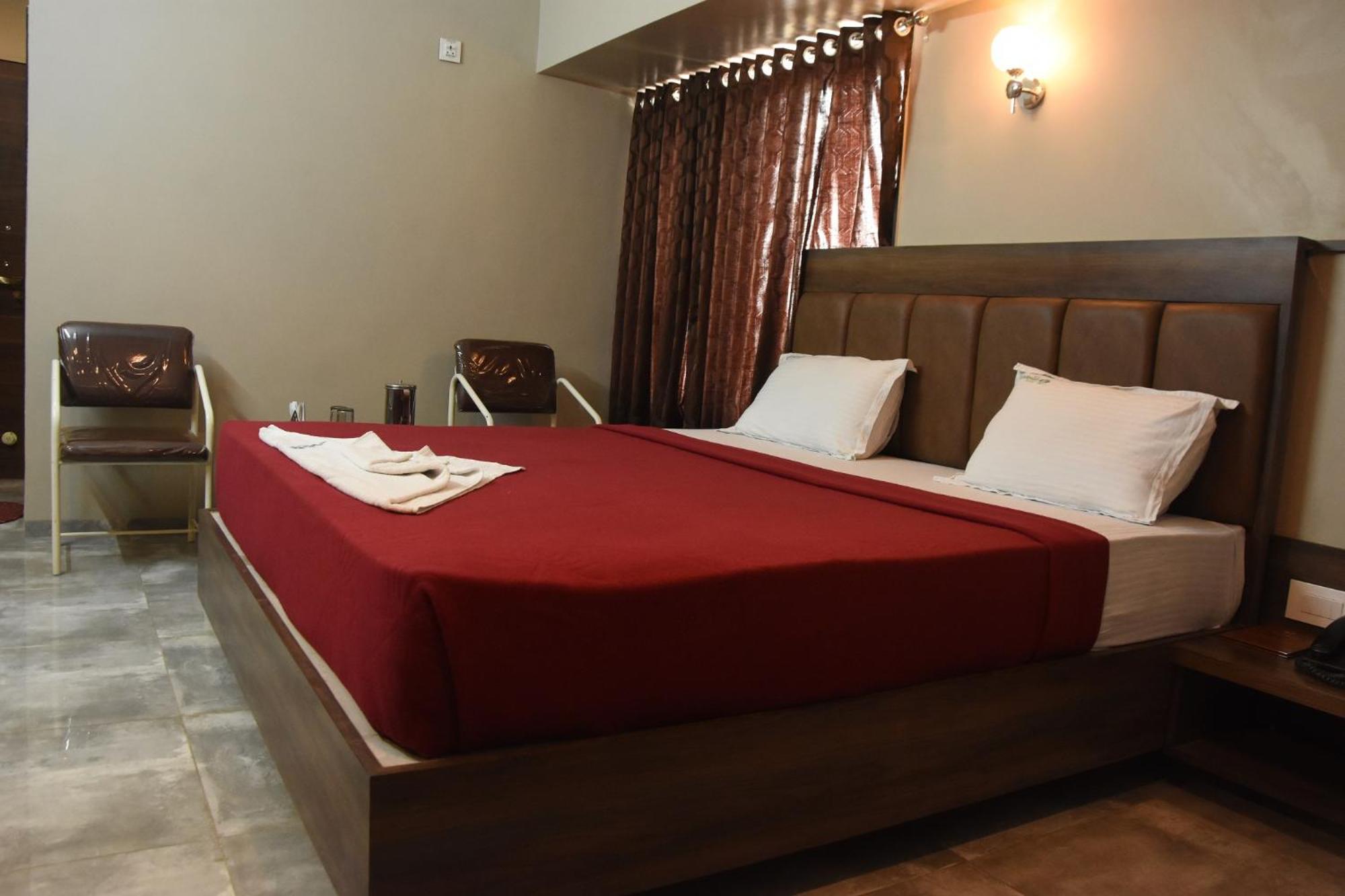 Deluxe Room - Photo 18