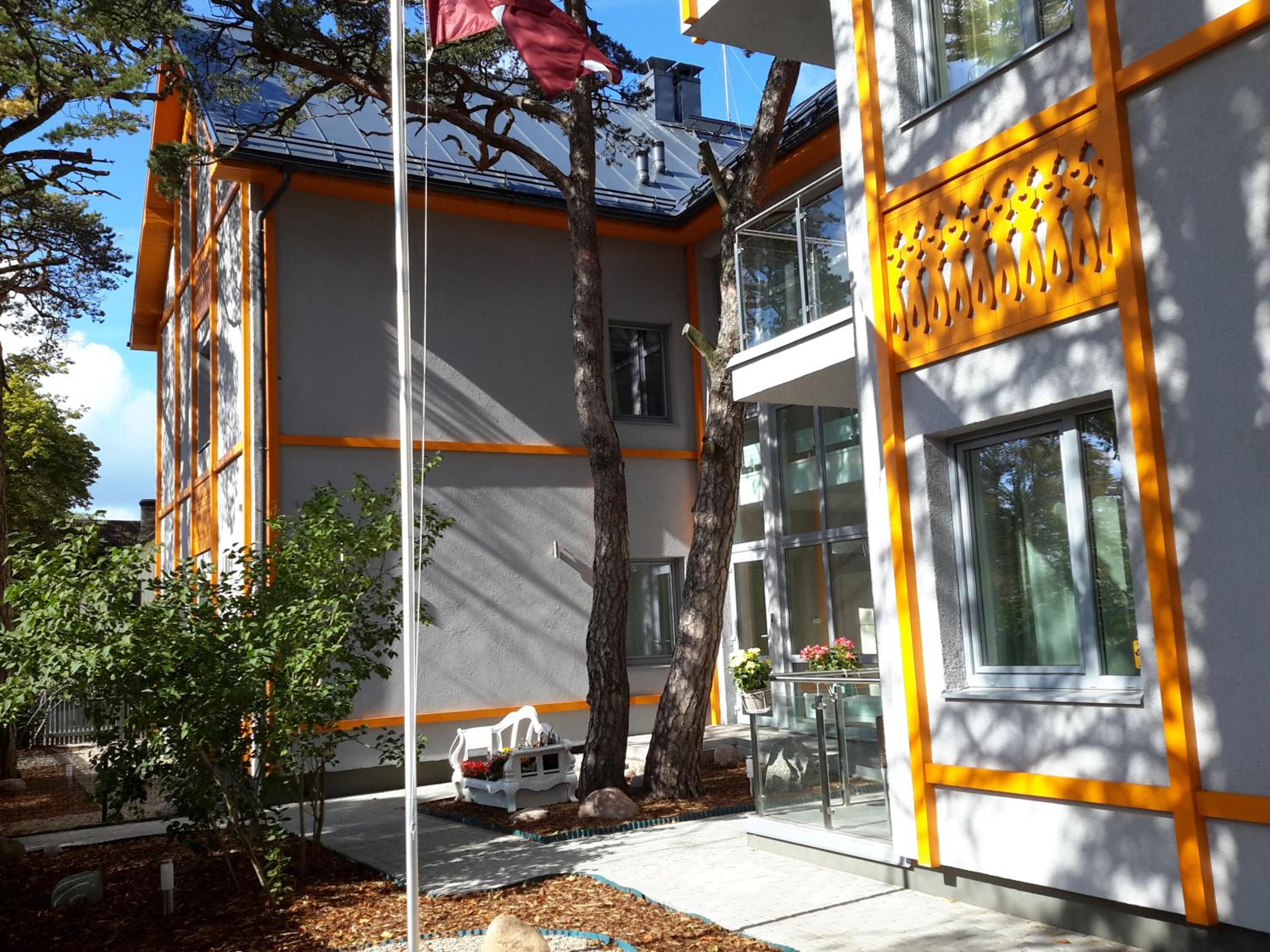 Apartment with Terrace photo 3
