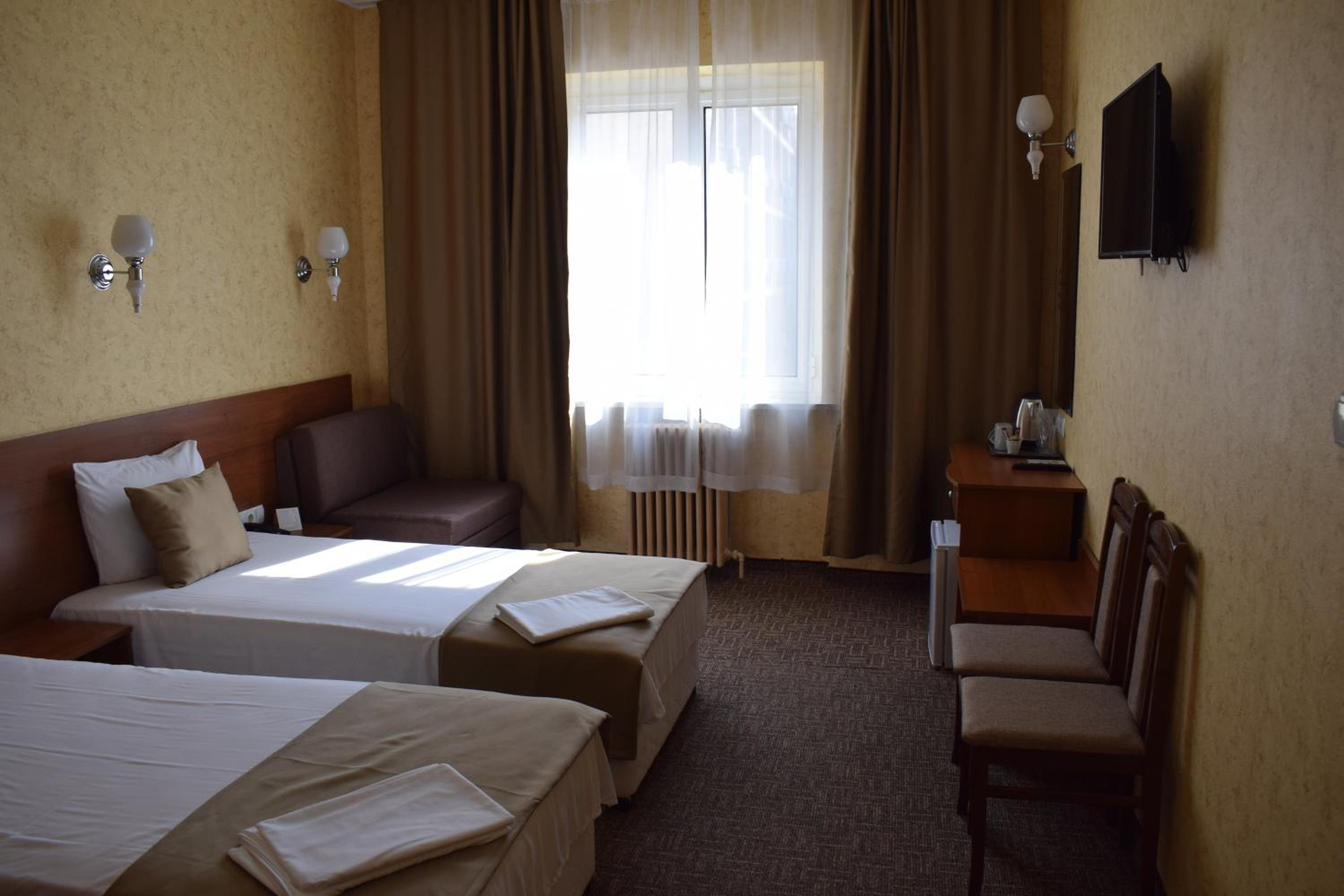 Family Double or Twin Room - Photo 10