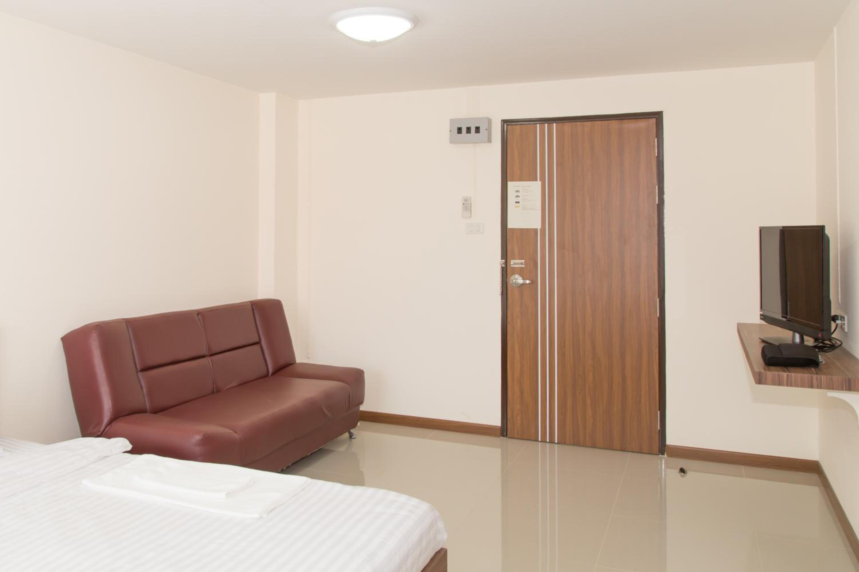Family Room - Photo 4