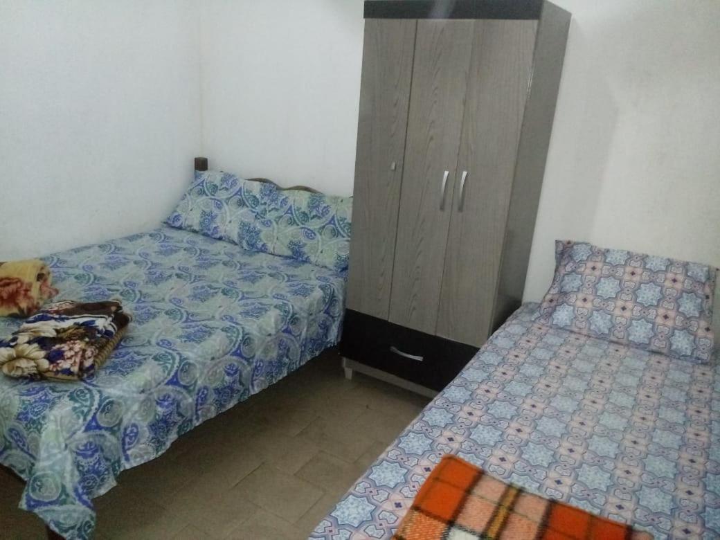 Double or Twin Room with Private Bathroom - Photo 3
