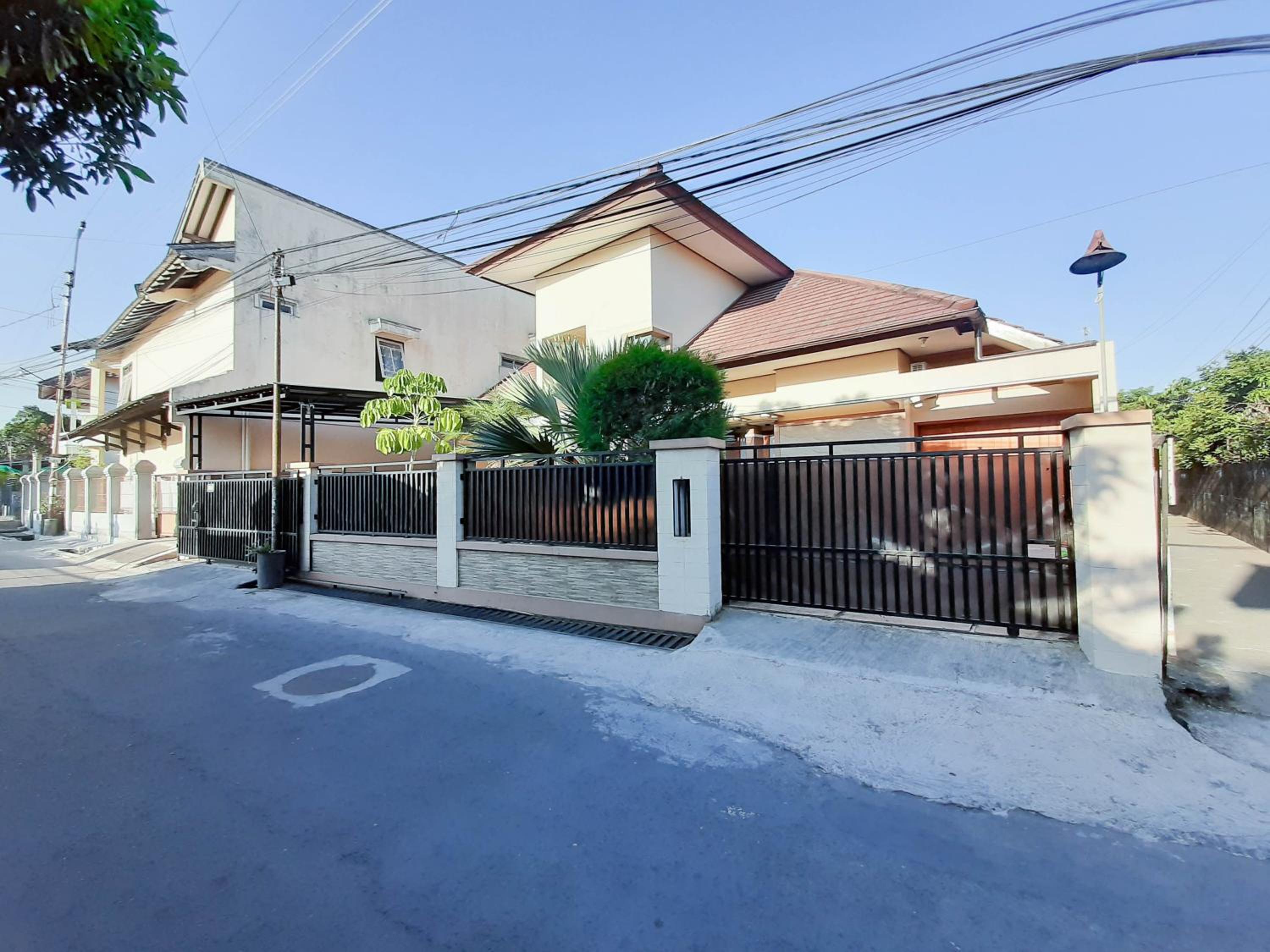 Three-Bedroom House - Photo 9