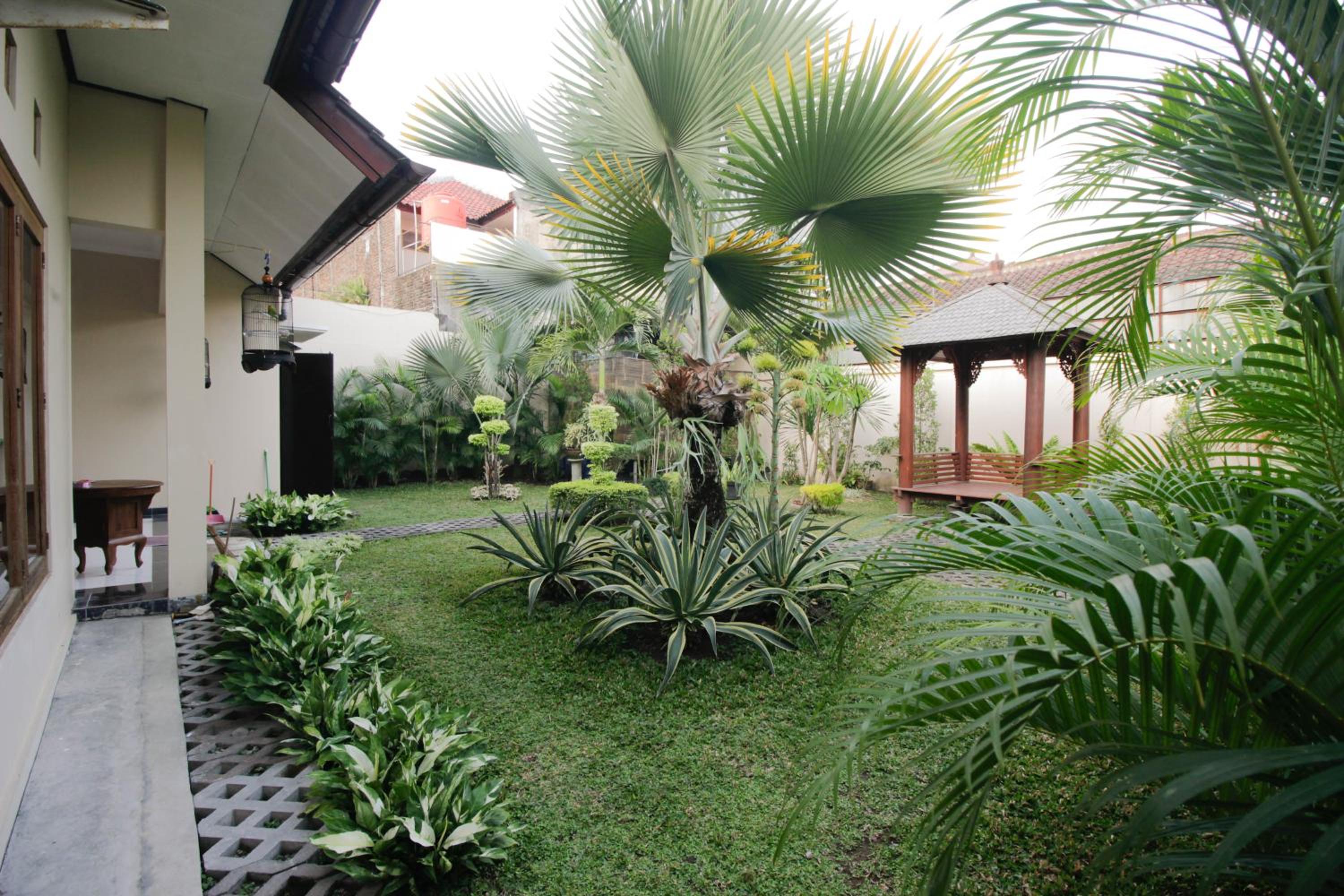 Three-Bedroom House - Photo 7