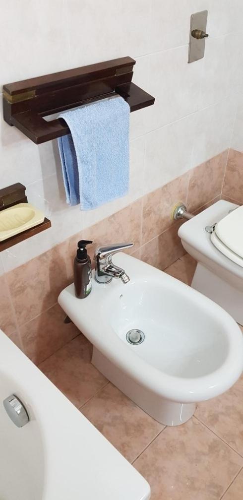 Standard Double Room - Photo 9