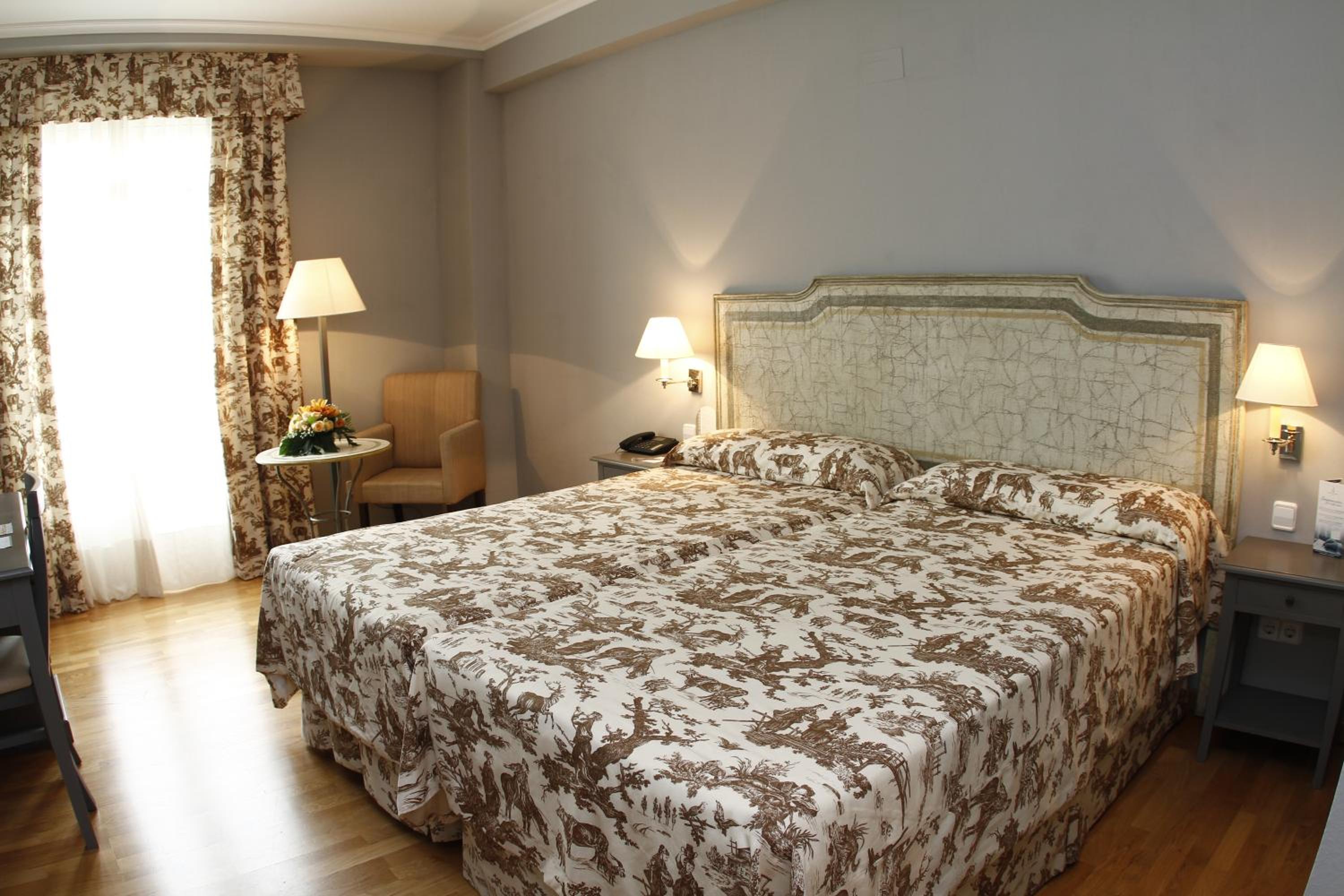 Double Room with Spa Access - Photo 1