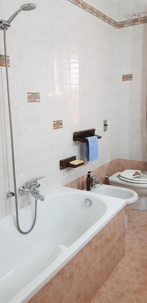 Standard Double Room - Photo 7