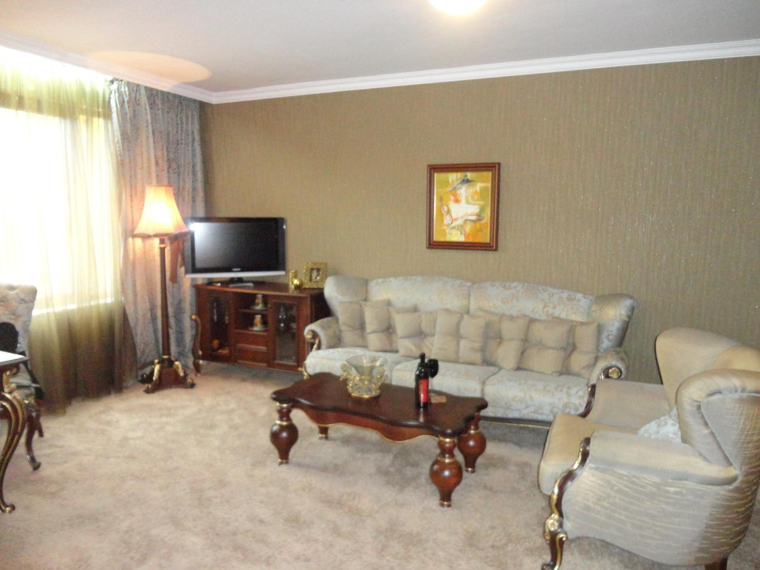 Suite with Hot Tub - Photo 5