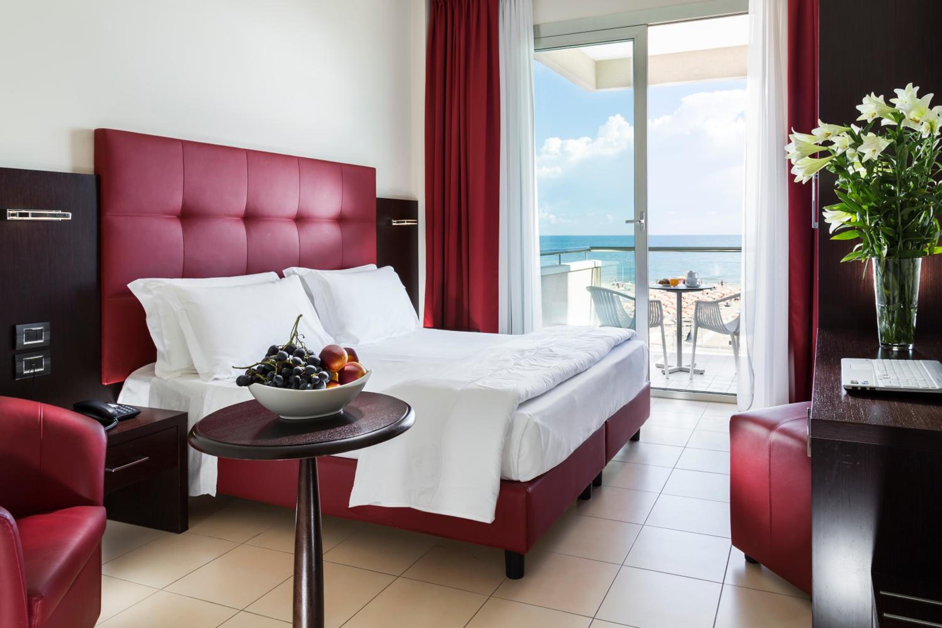 Superior Family Room with Sea View and Spa Access