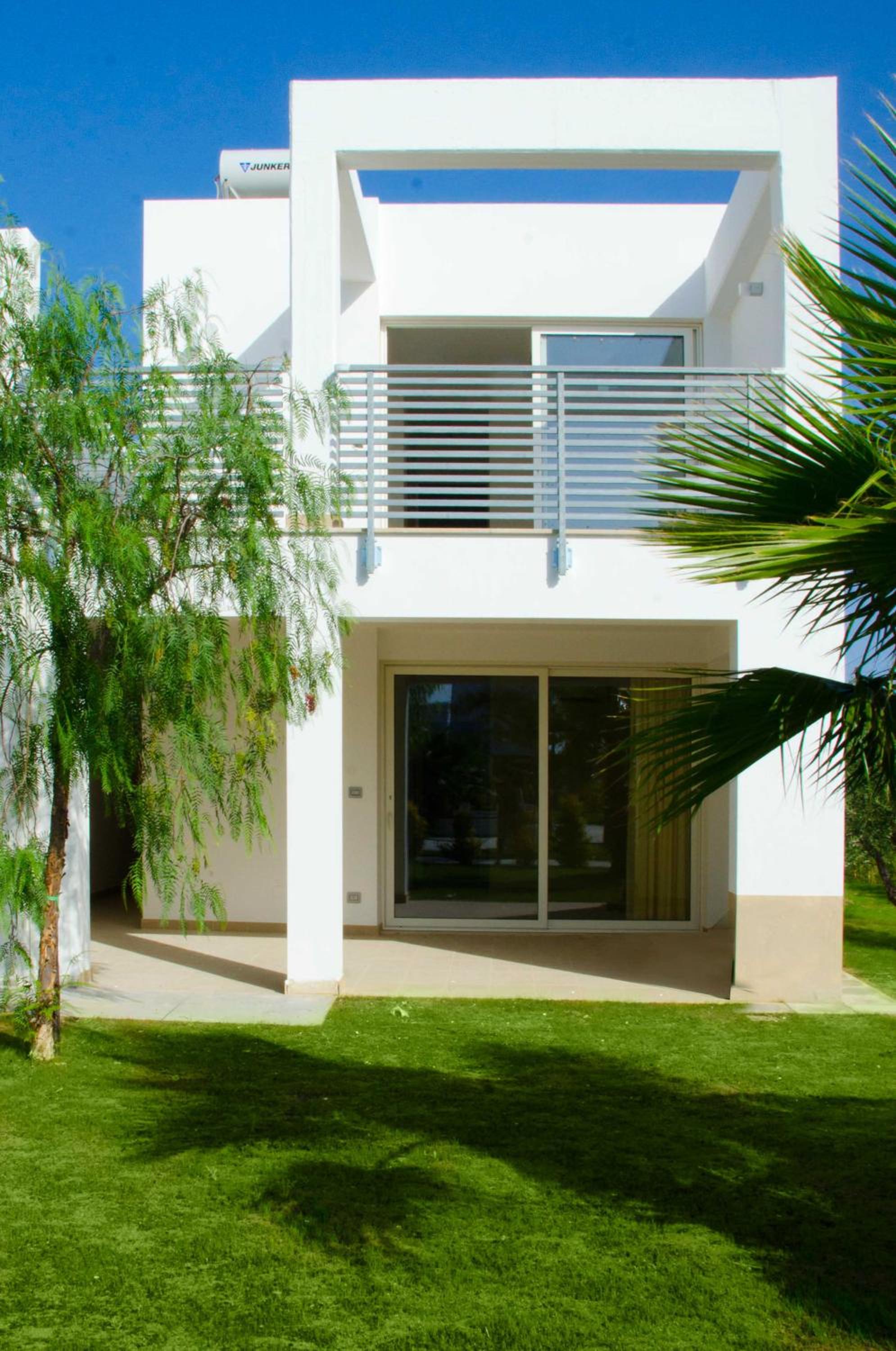 Apartment with Balcony - Photo 8