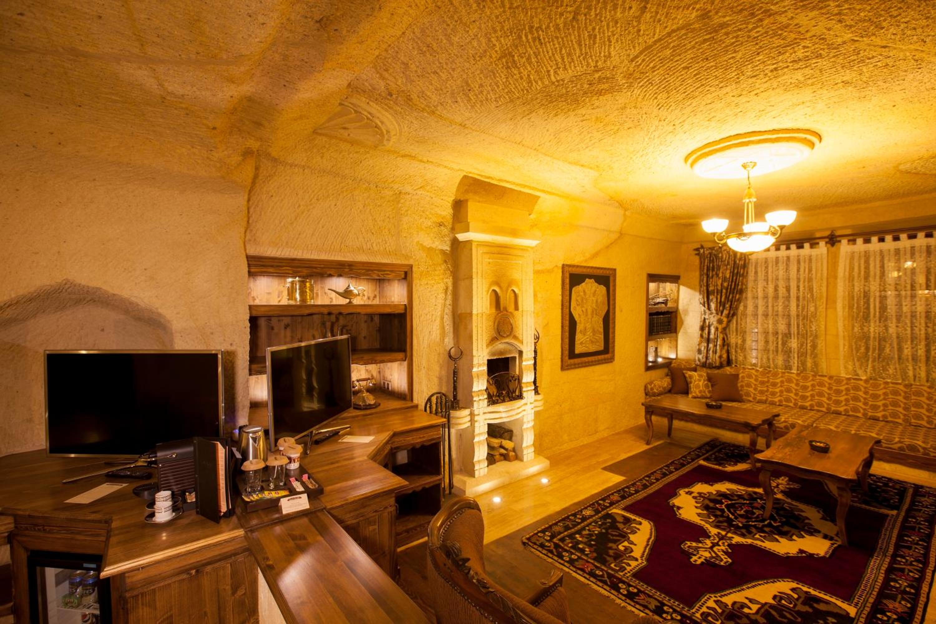 Grandiose Cappadocian Mansion - Photo 10