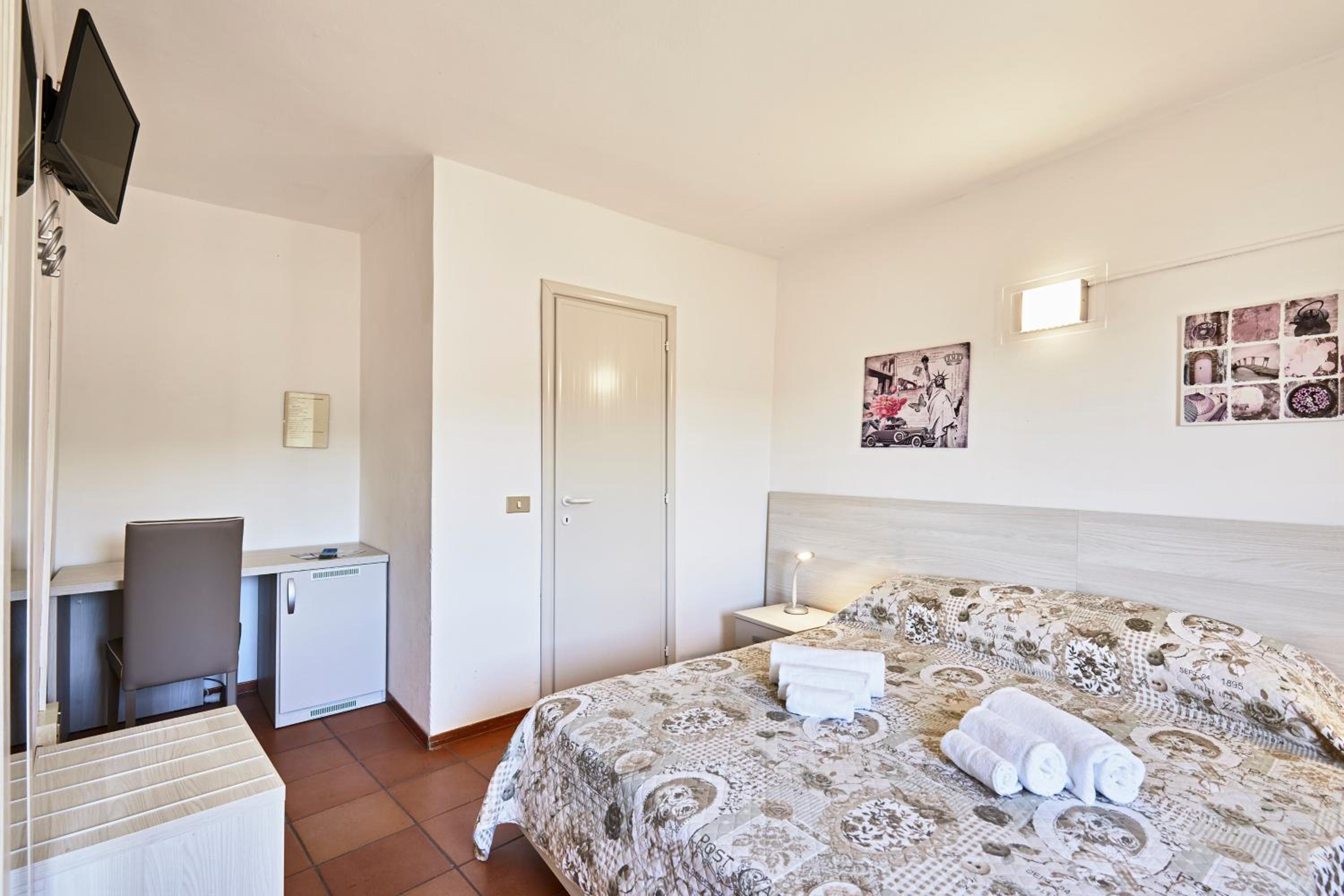 Double Room with Private Bathroom photo 1