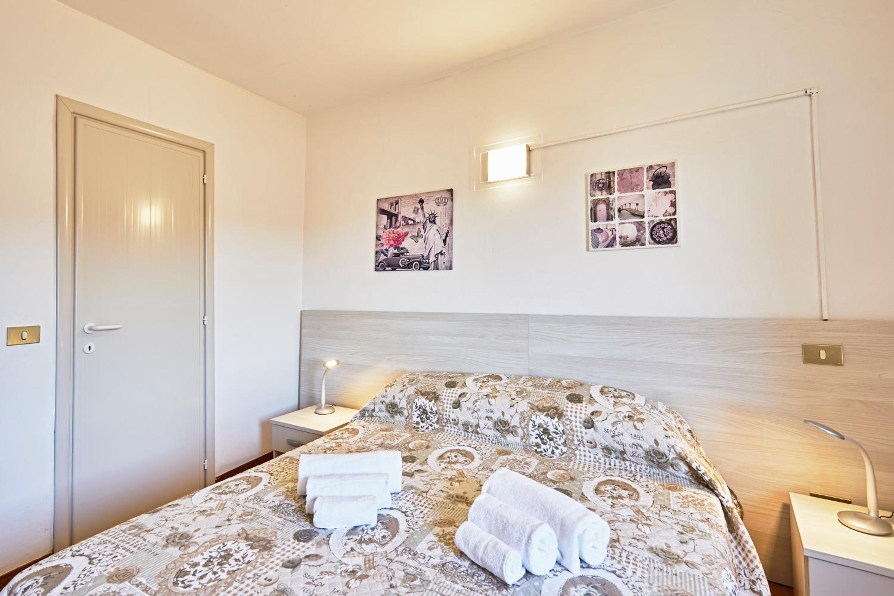 Double Room with Private Bathroom photo 2