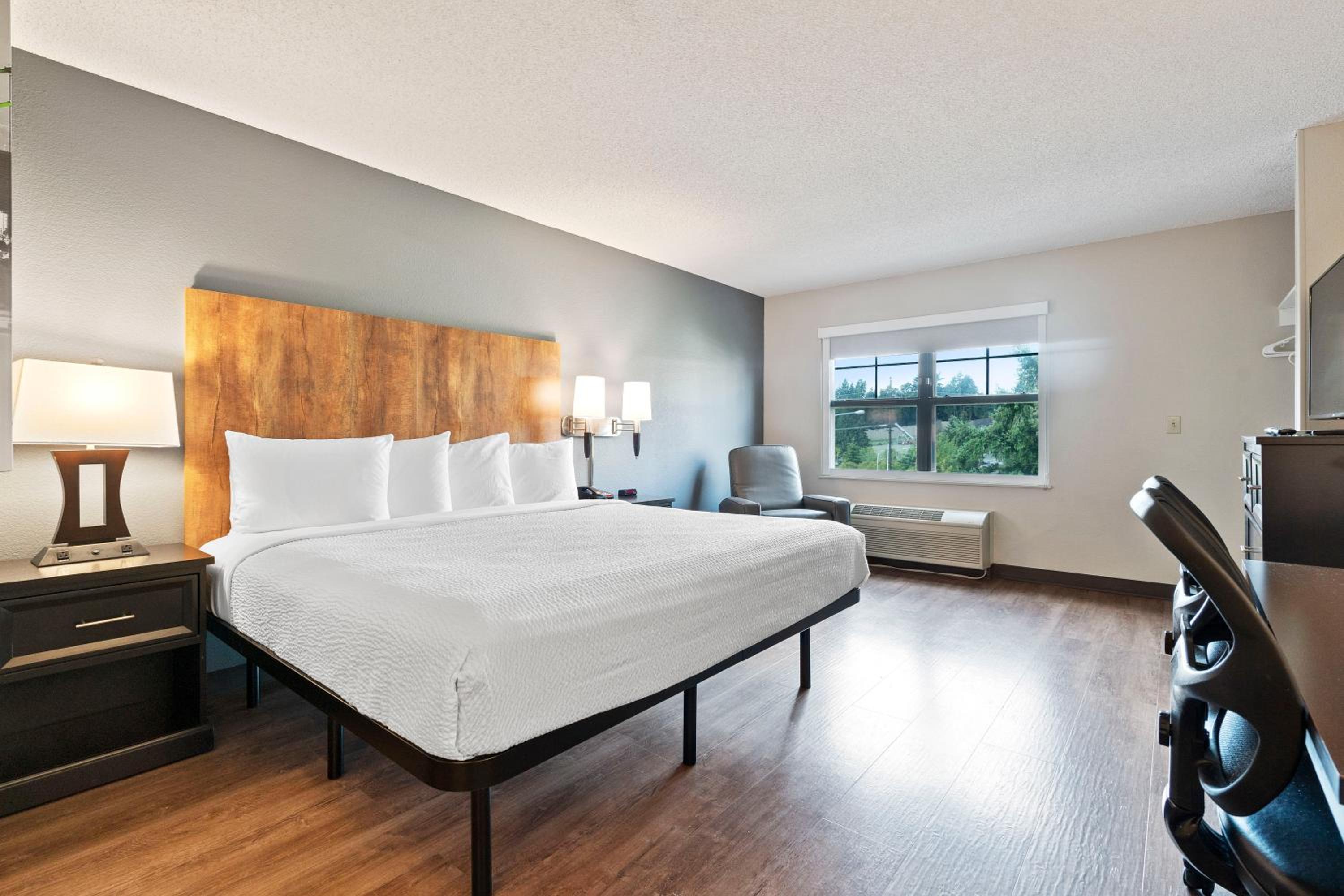 Studio with 1 King Bed - Non-Smoking - Photo 13