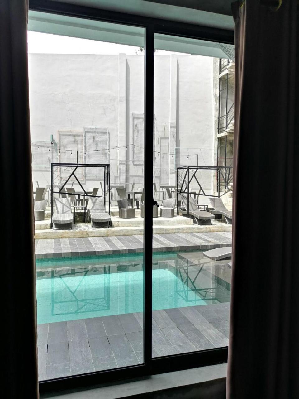 King Room with Pool View - Photo 2