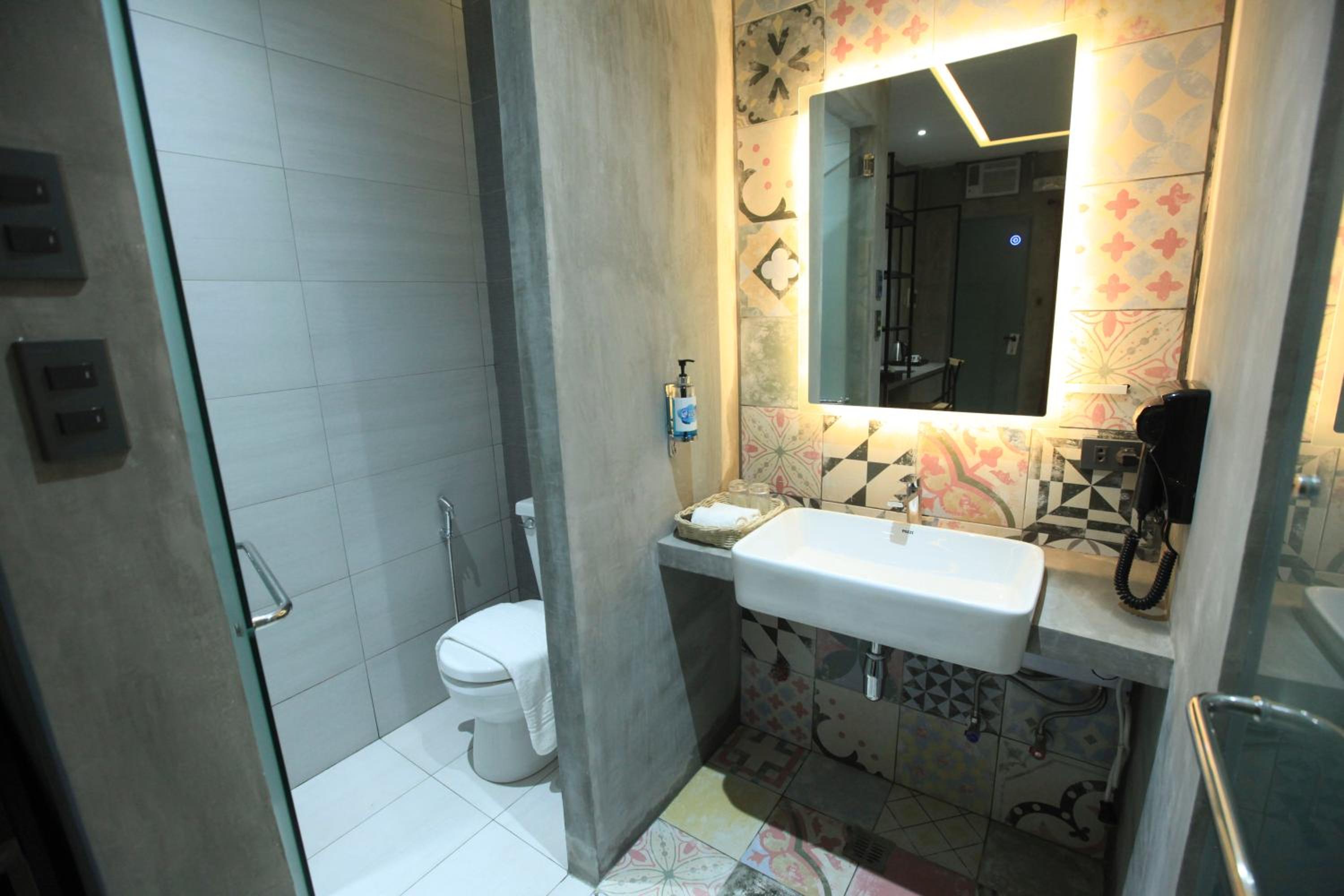 King Suite - Photo 3