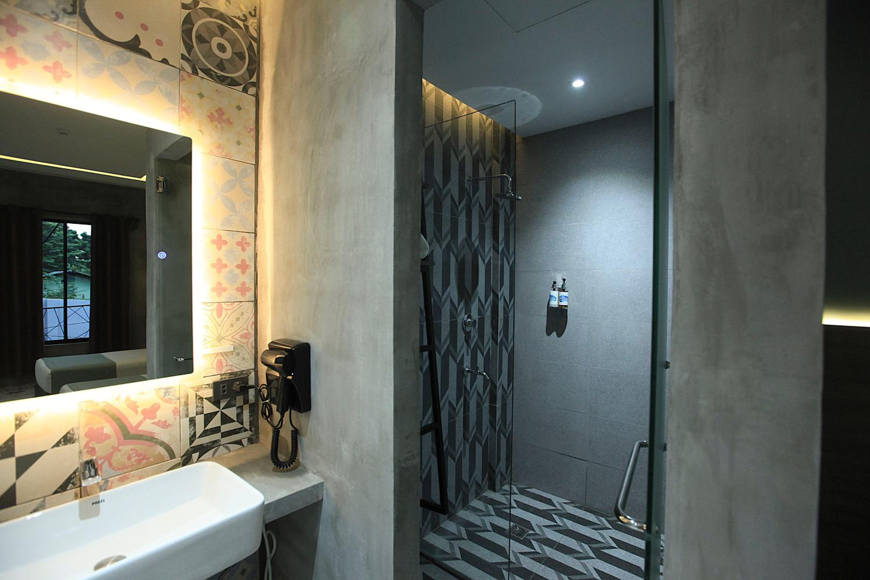 Standard Twin Room - Photo 6