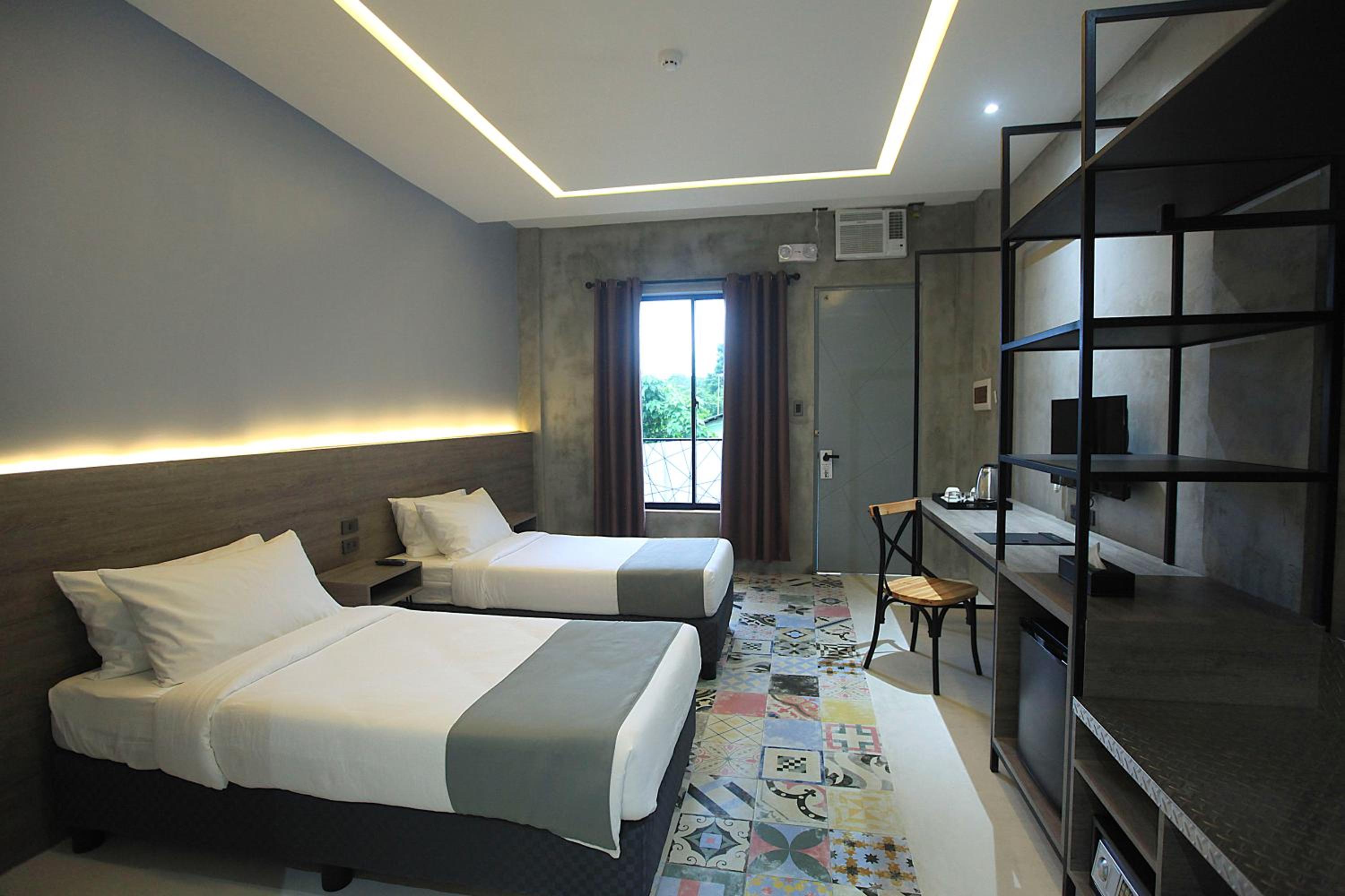 Standard Twin Room - Photo 2