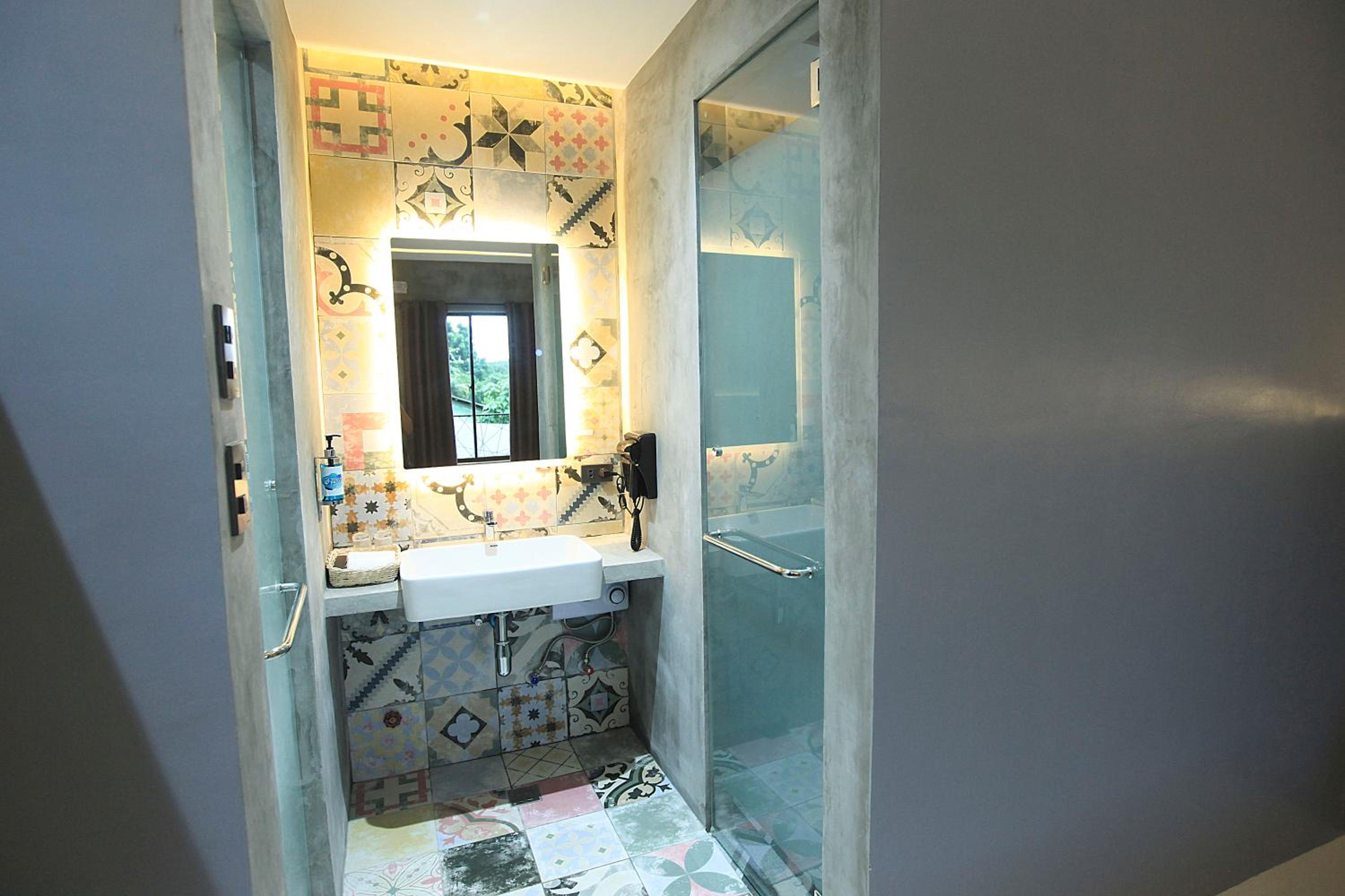Standard Twin Room - Photo 4