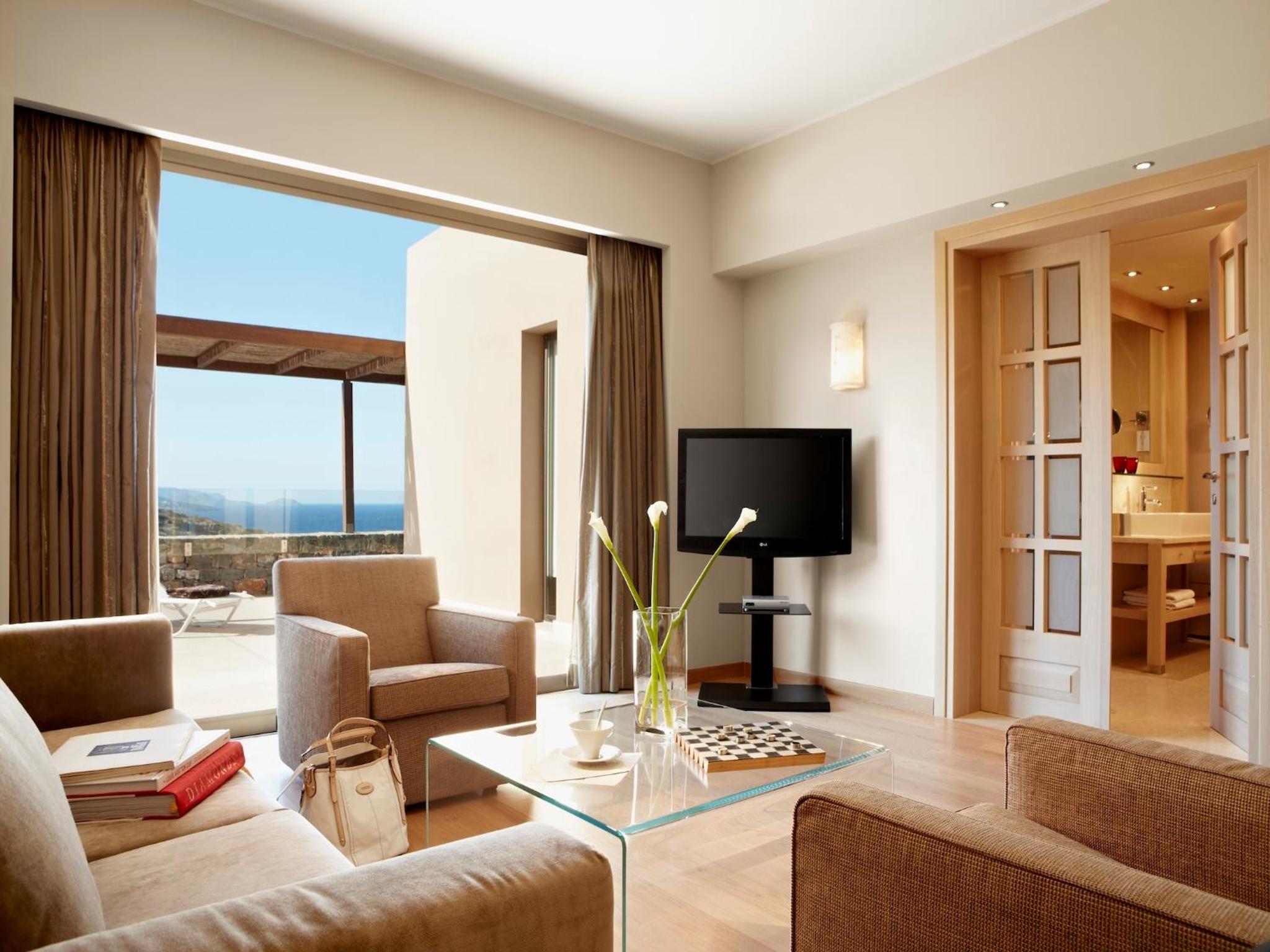 One Bedroom Suite with Sea View and Private Pool