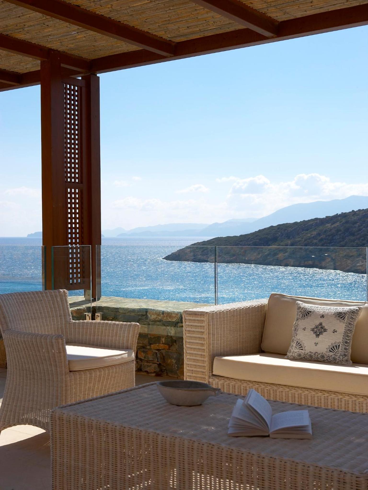 One-Bedroom Suite with Sea View