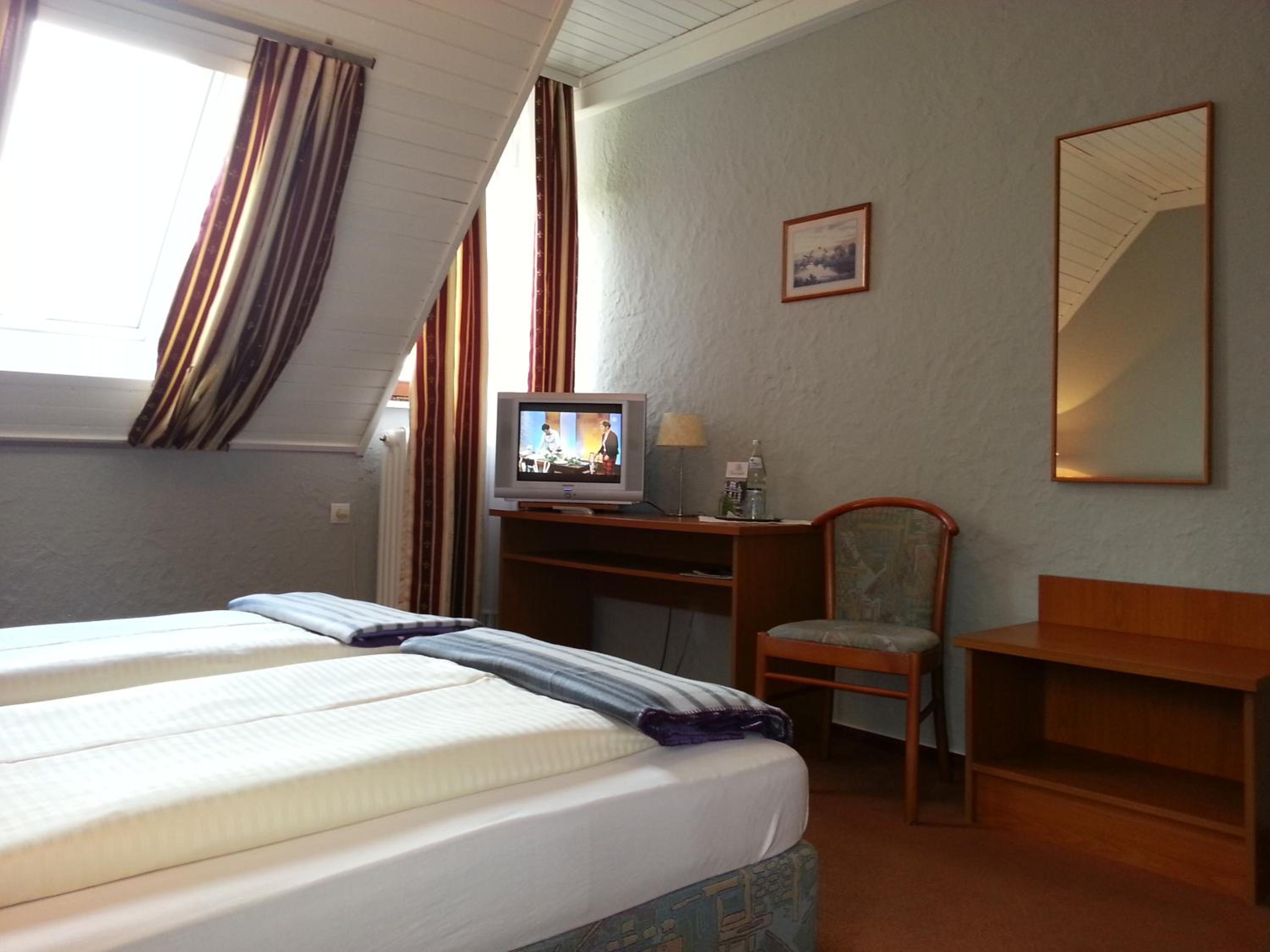 Double Room - Photo 7