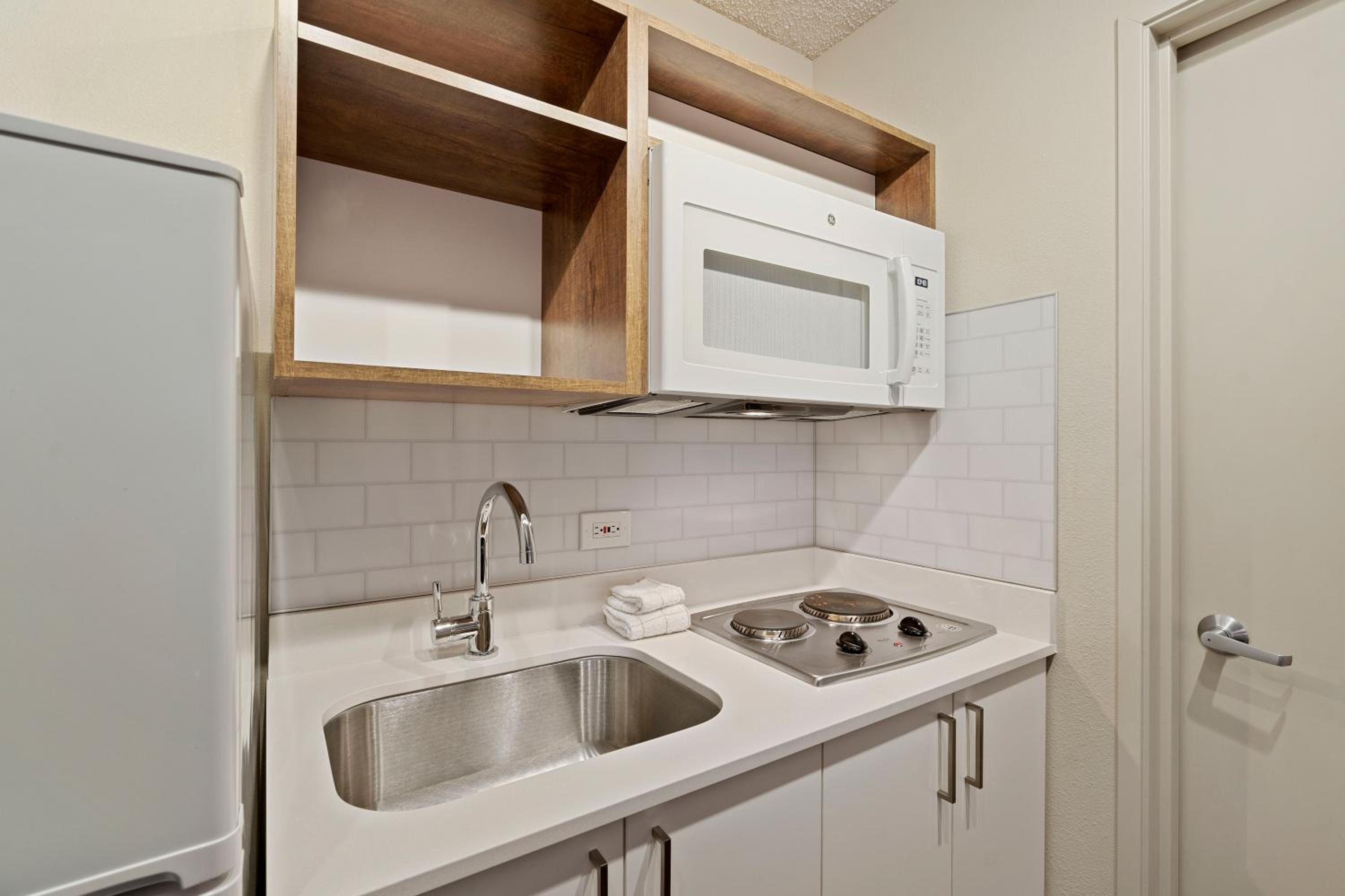 Studio with Two Double Beds - Non-Smoking - Photo 8
