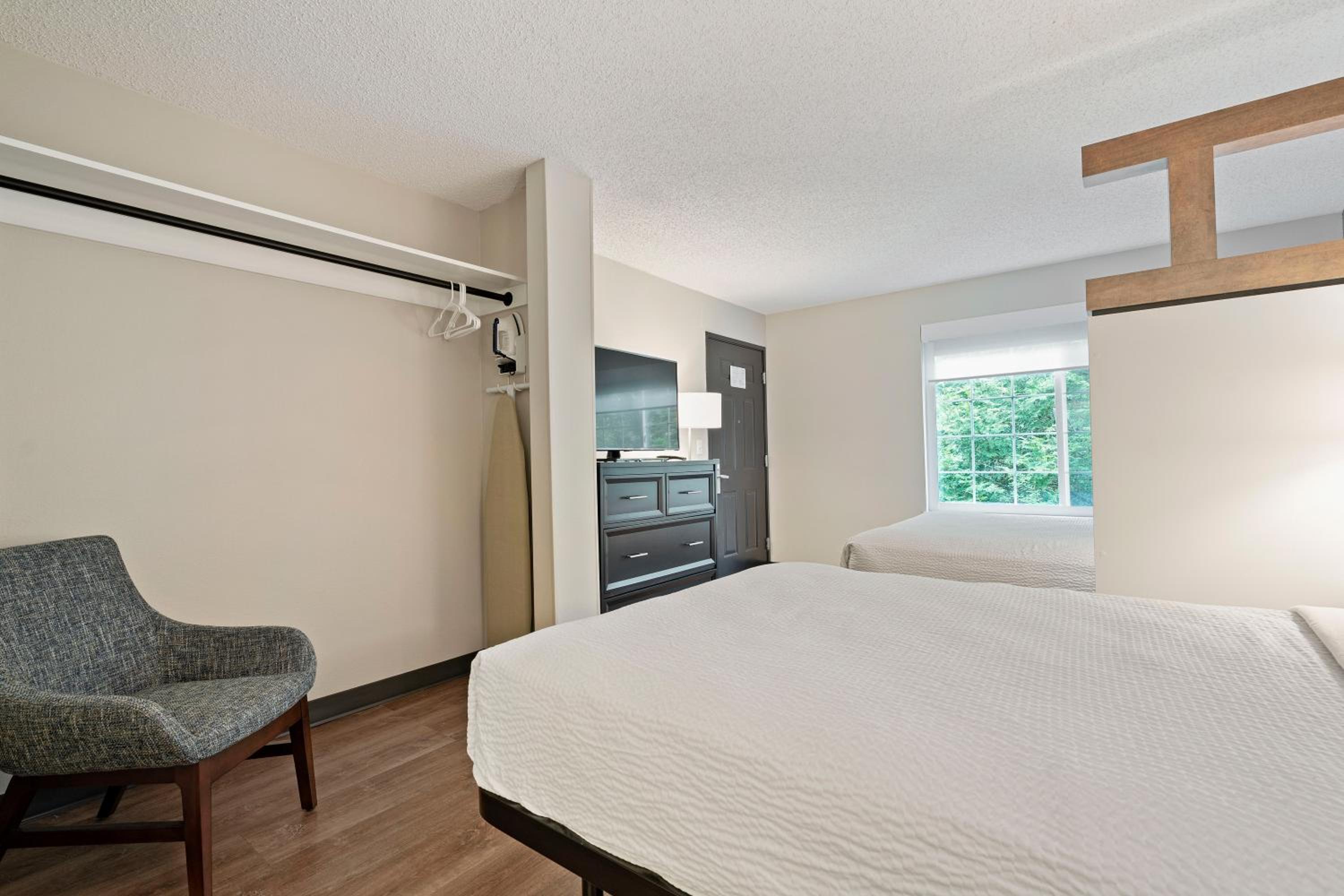 Studio with Two Double Beds - Non-Smoking - Photo 6