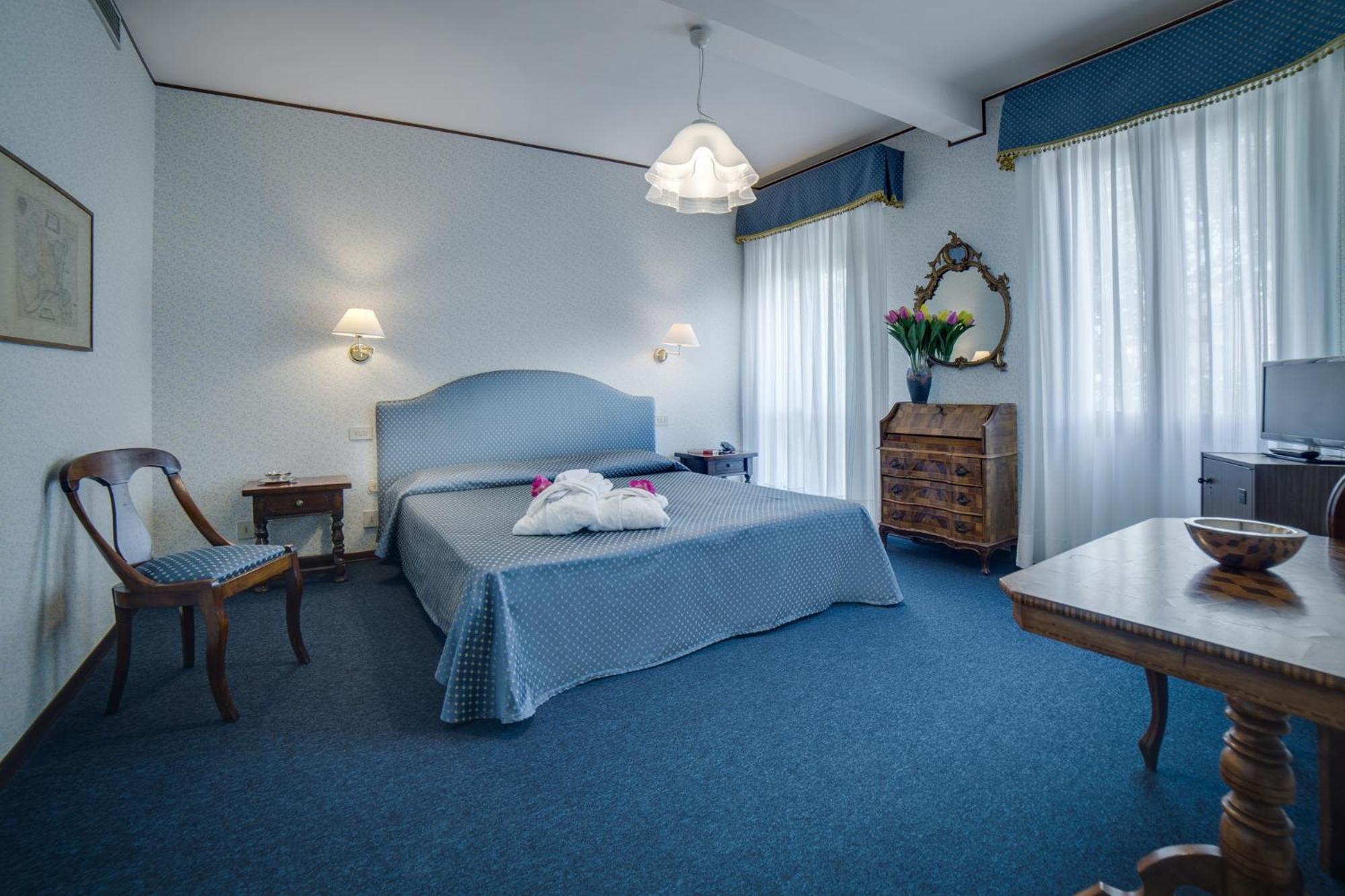 Deluxe Double Room - Photo 7