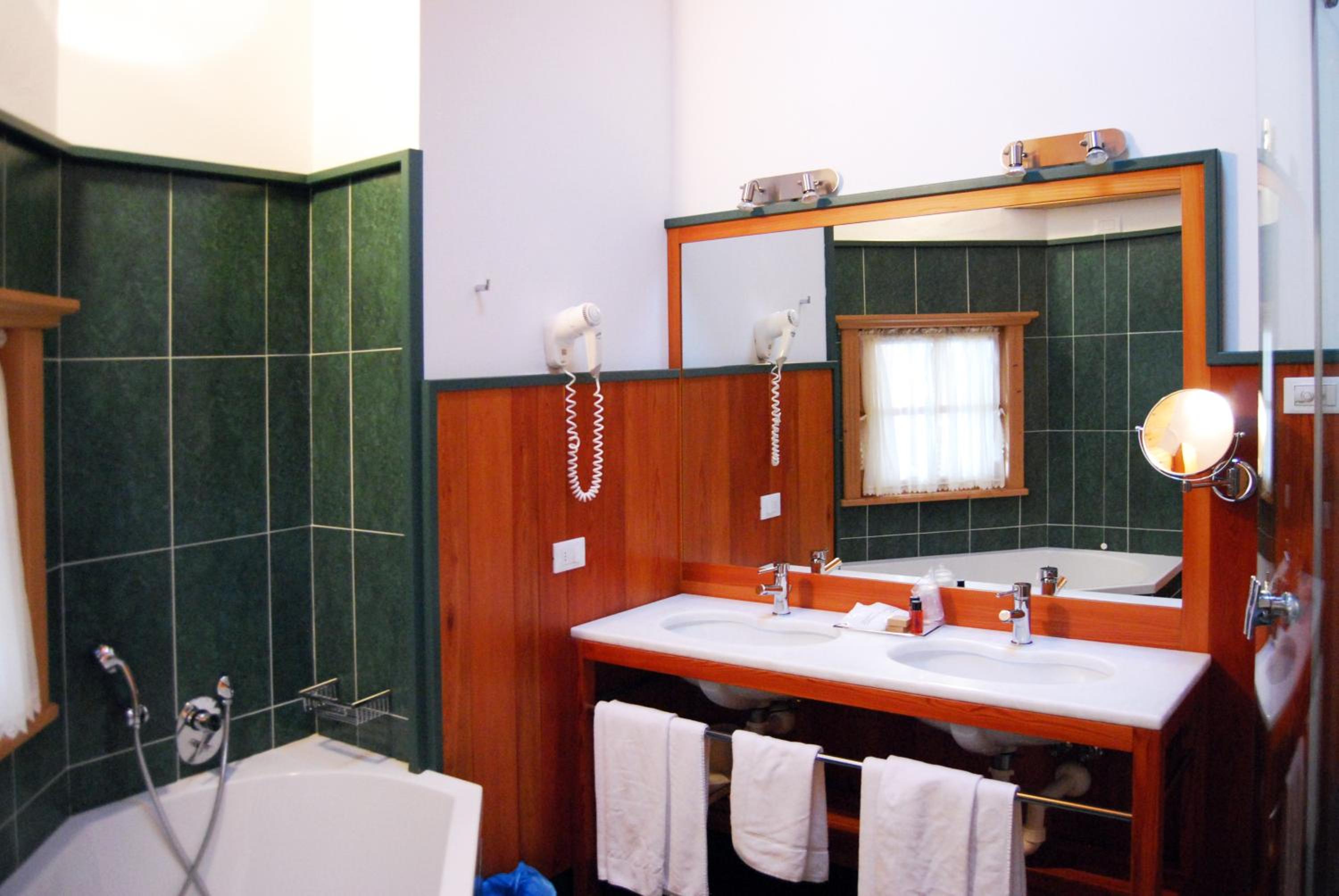 Superior Twin Room photo 3