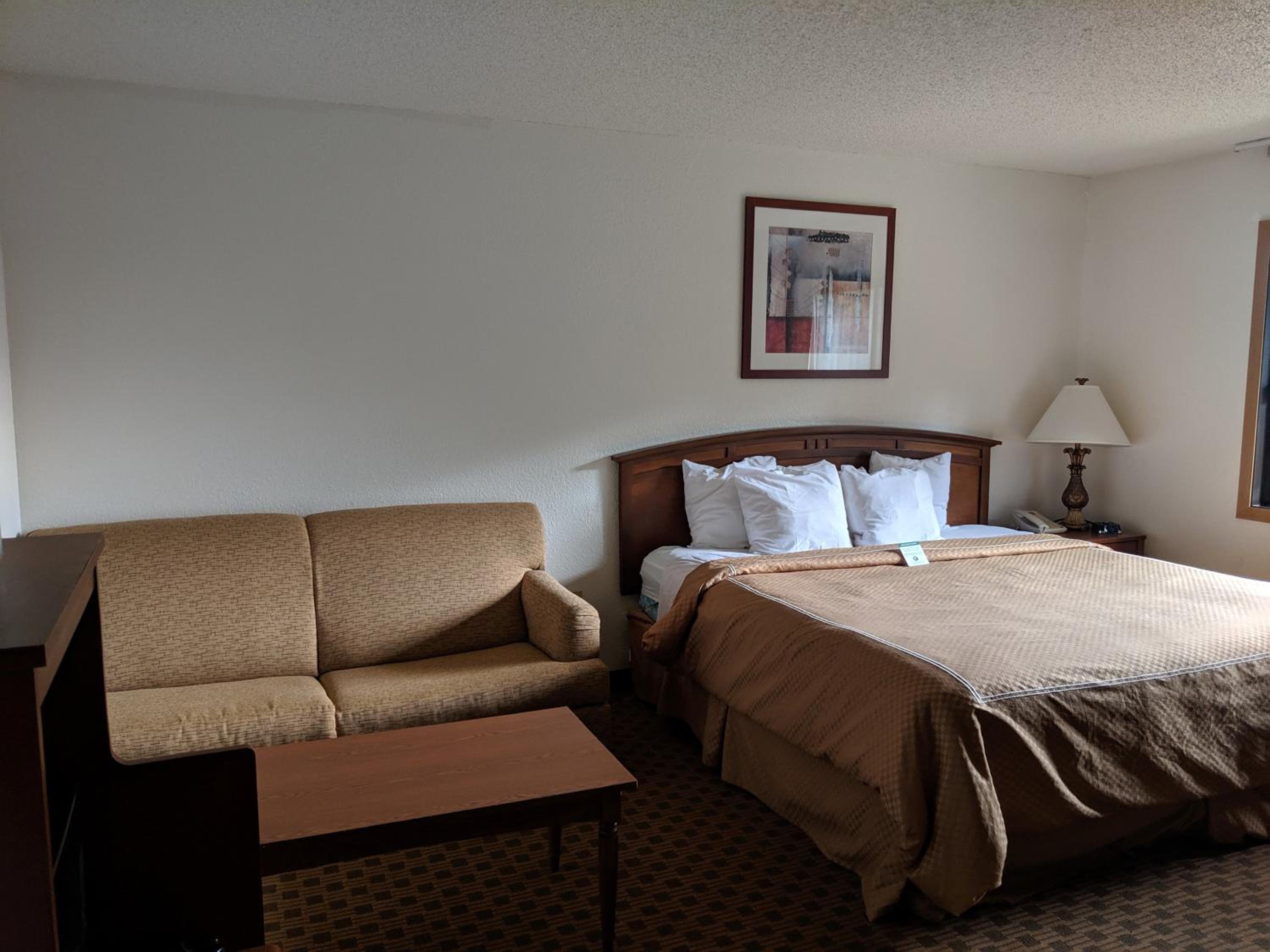 King Suite with Spa Bath - Non-Smoking - Photo 6