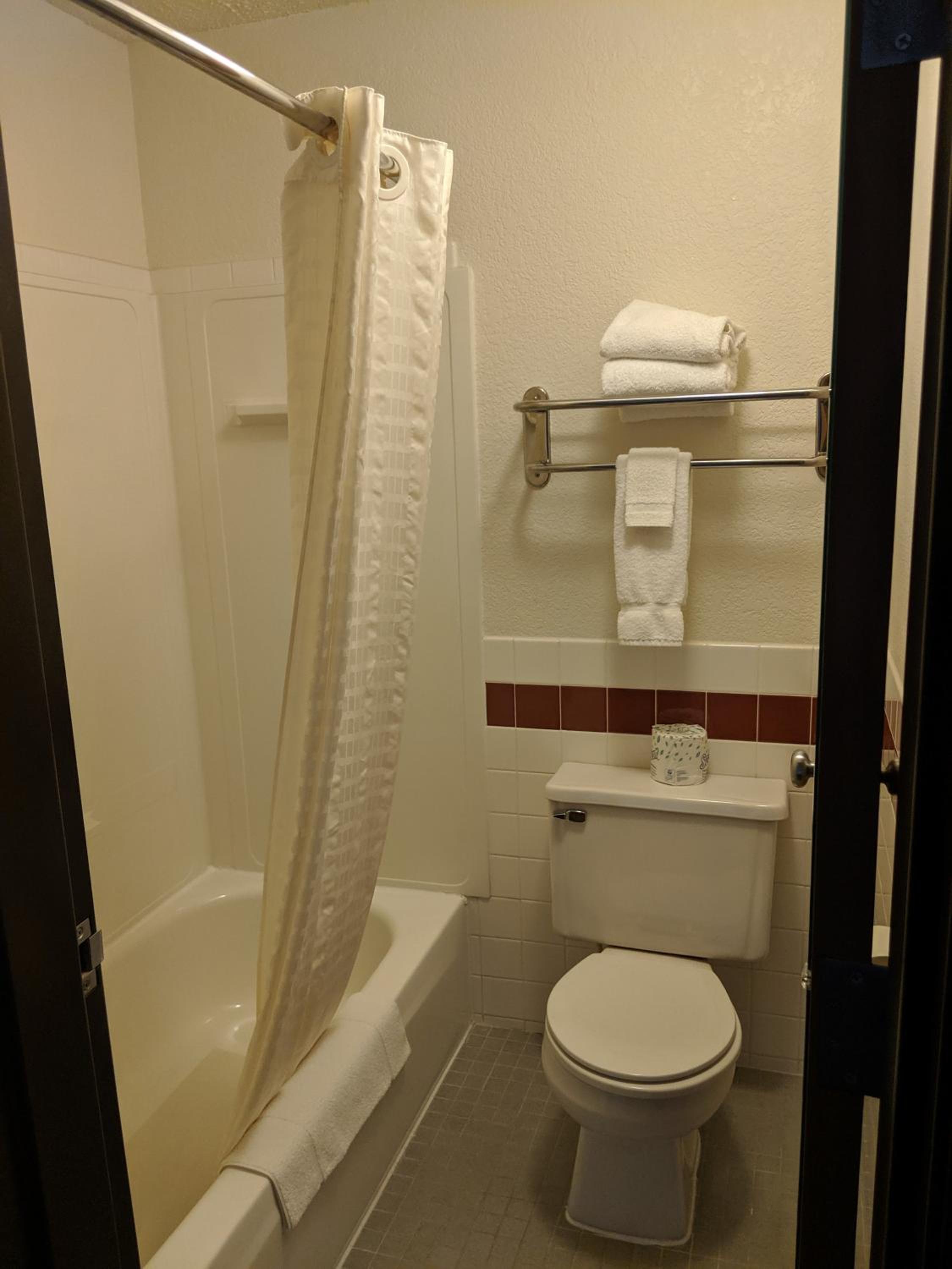 King Suite with Spa Bath - Non-Smoking - Photo 5