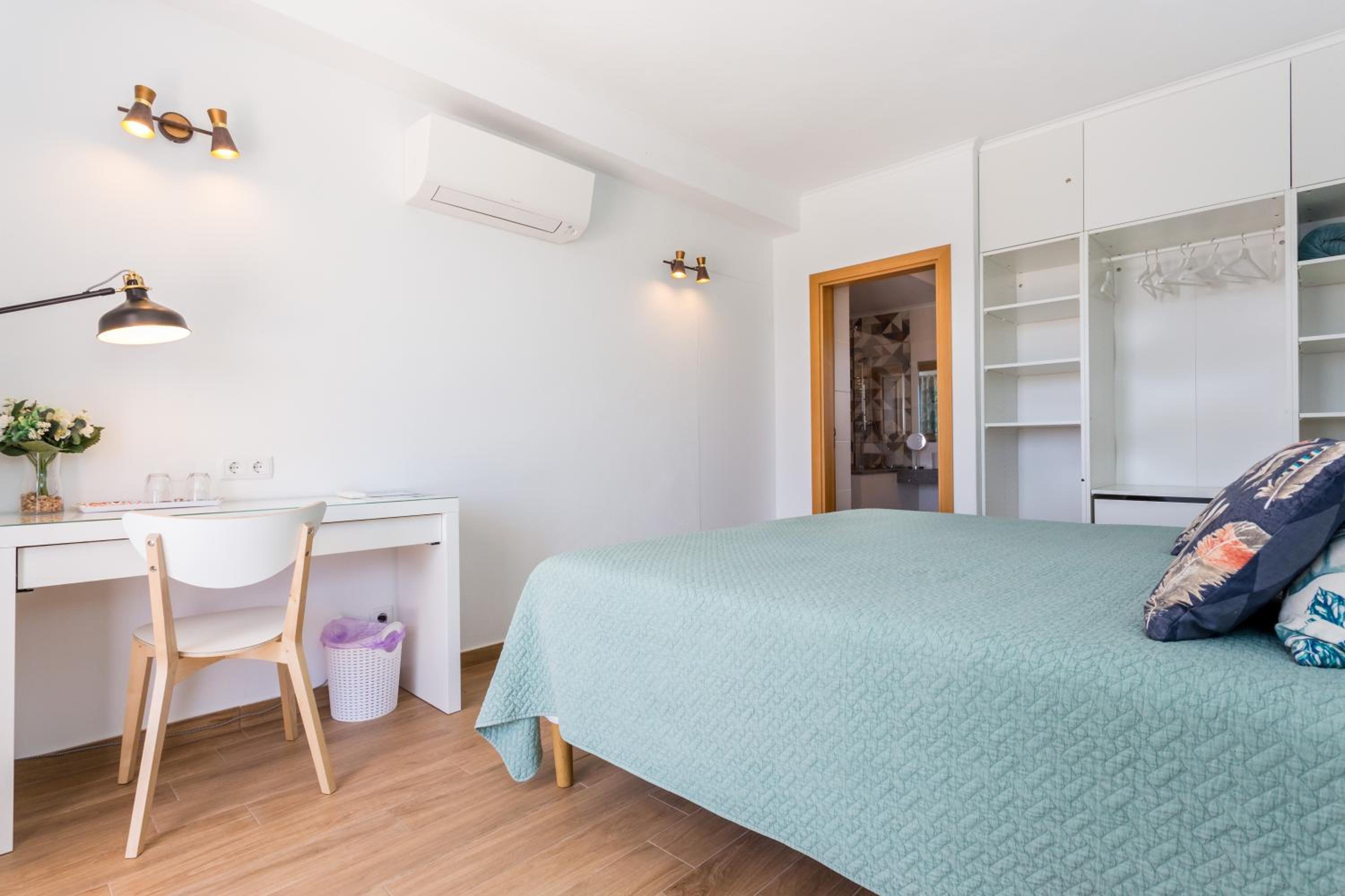 Double or Twin Room with Pool View photo 3
