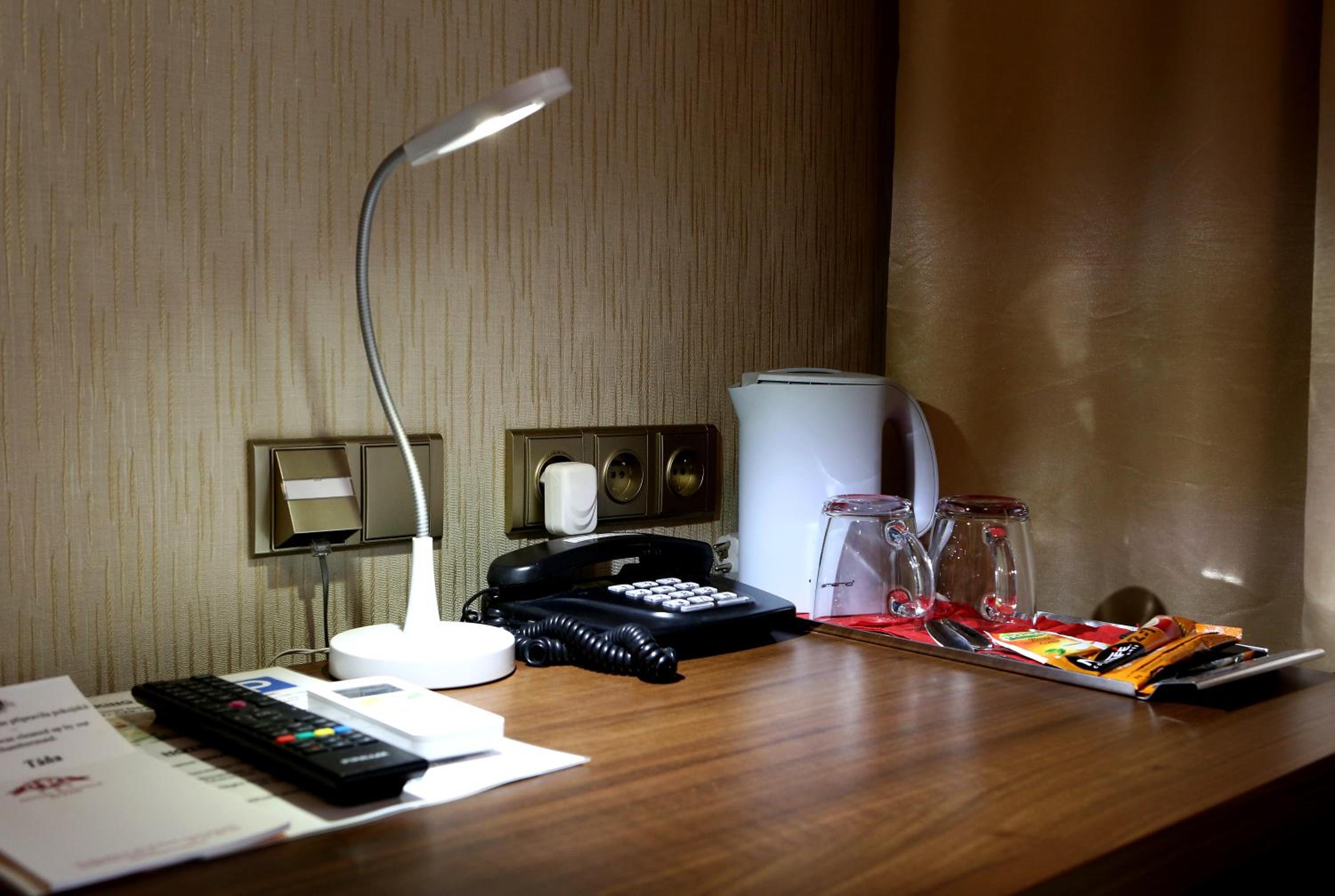 Double Room with Balcony - Photo 10