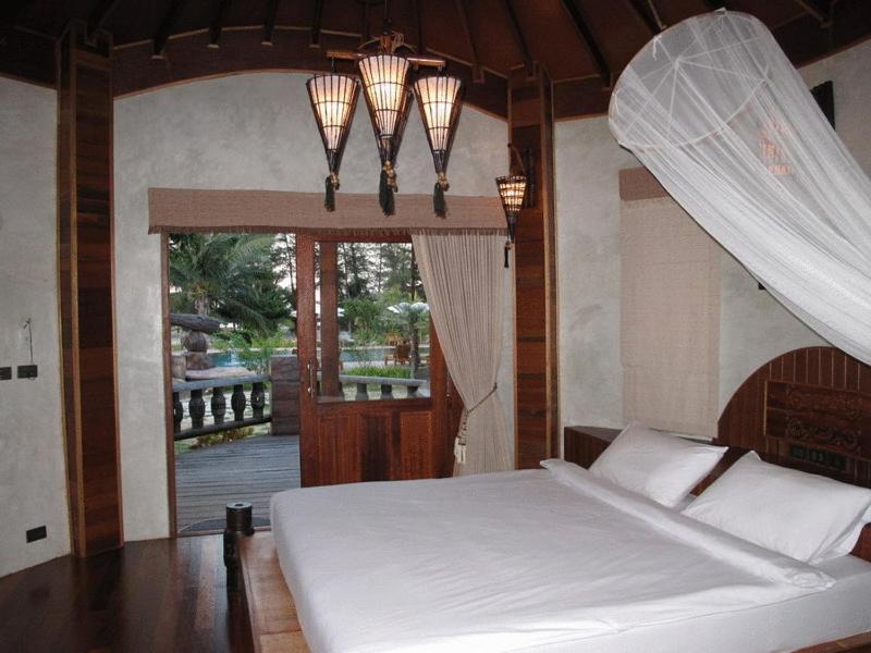 Air-Conditioned Bungalow with Shower - Photo 1