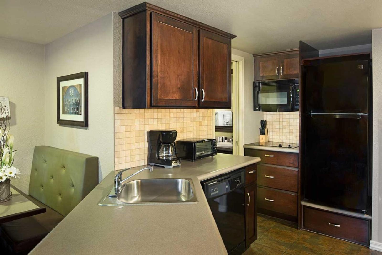 Two-Bedroom Resort Suite photo 2