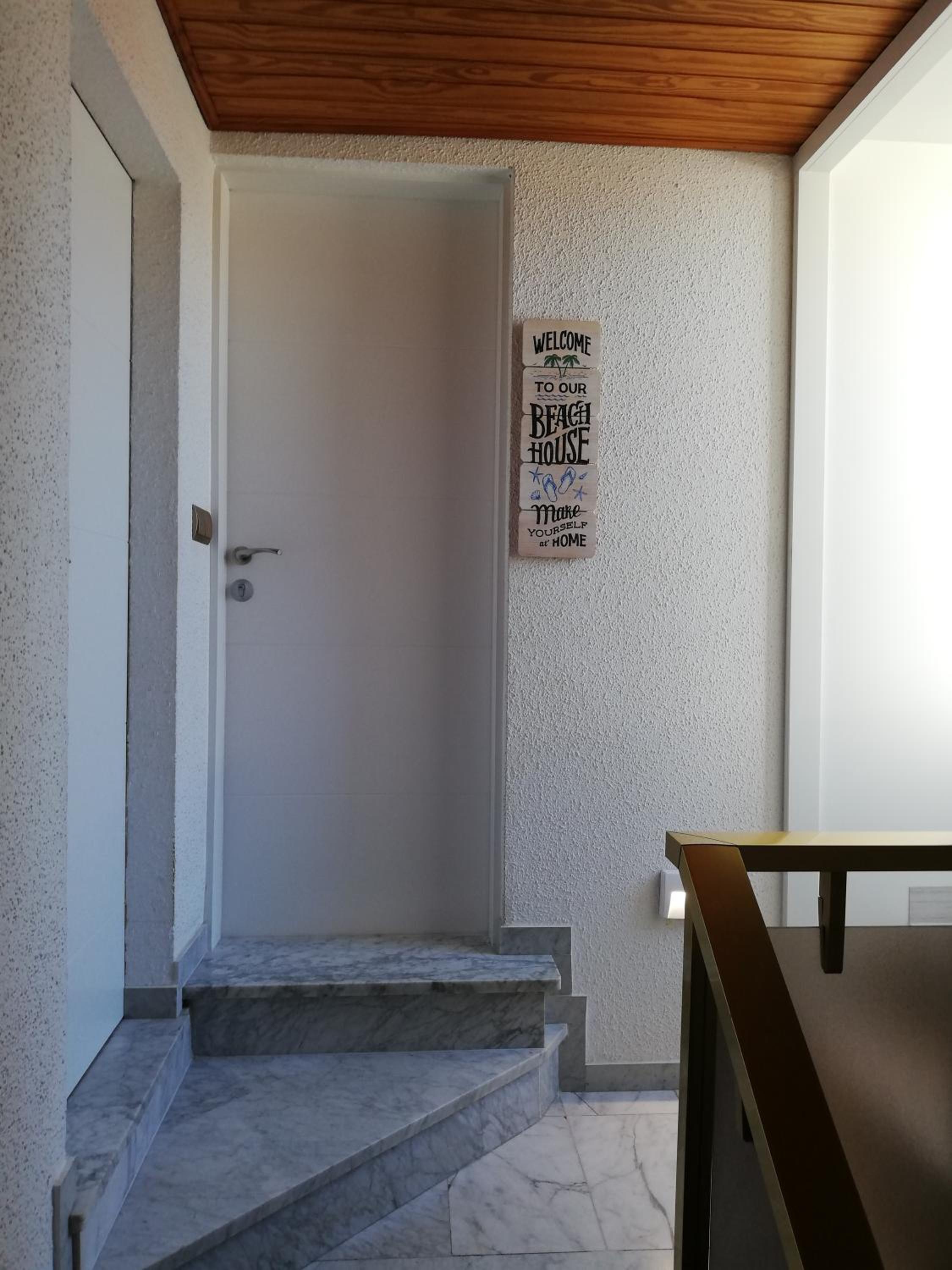 Deluxe Room - Photo 10