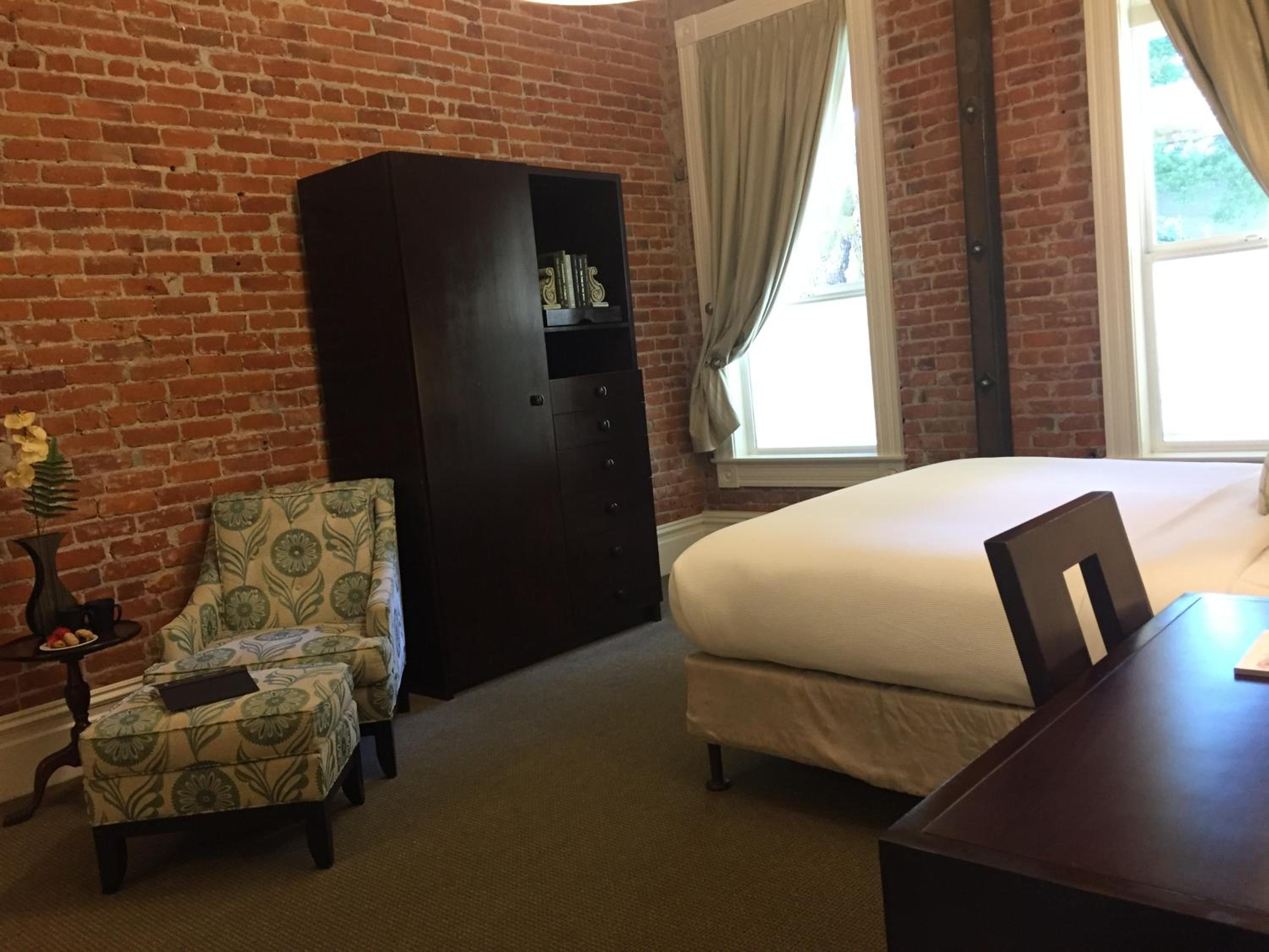 Healdsburg King (ADA) - Photo 1