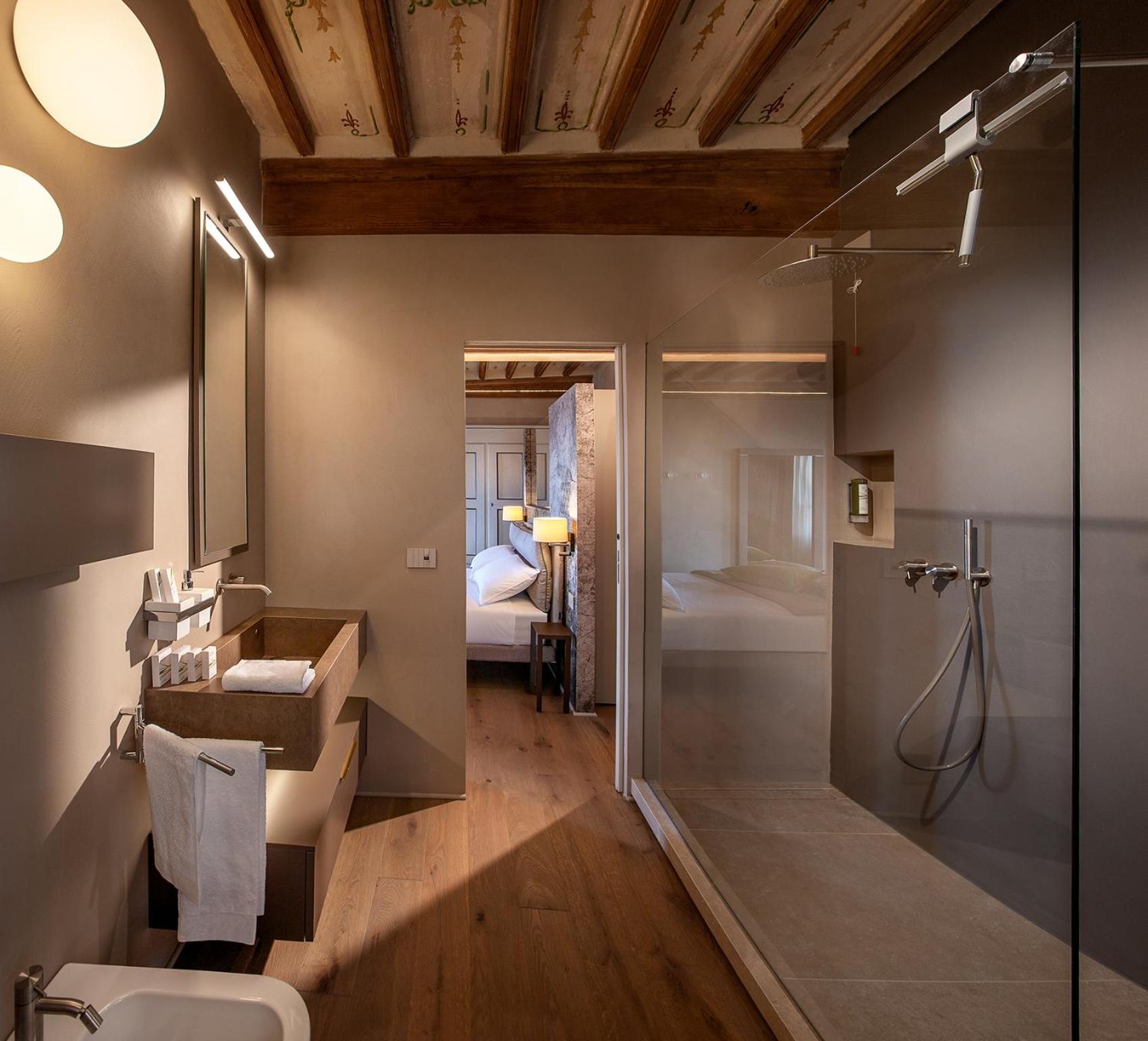 Junior Suite with Balcony photo 3
