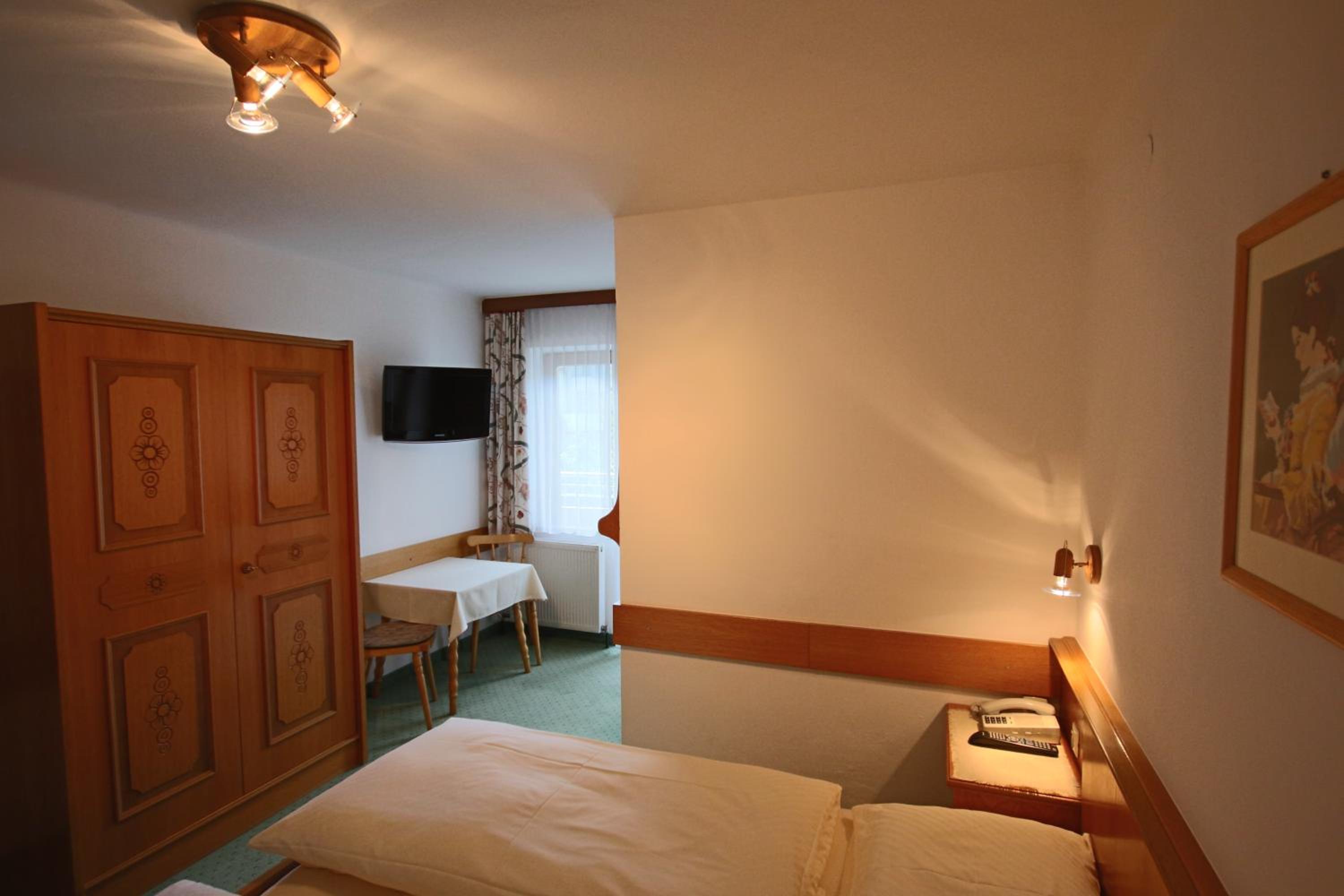 Single Room with Balcony photo 3