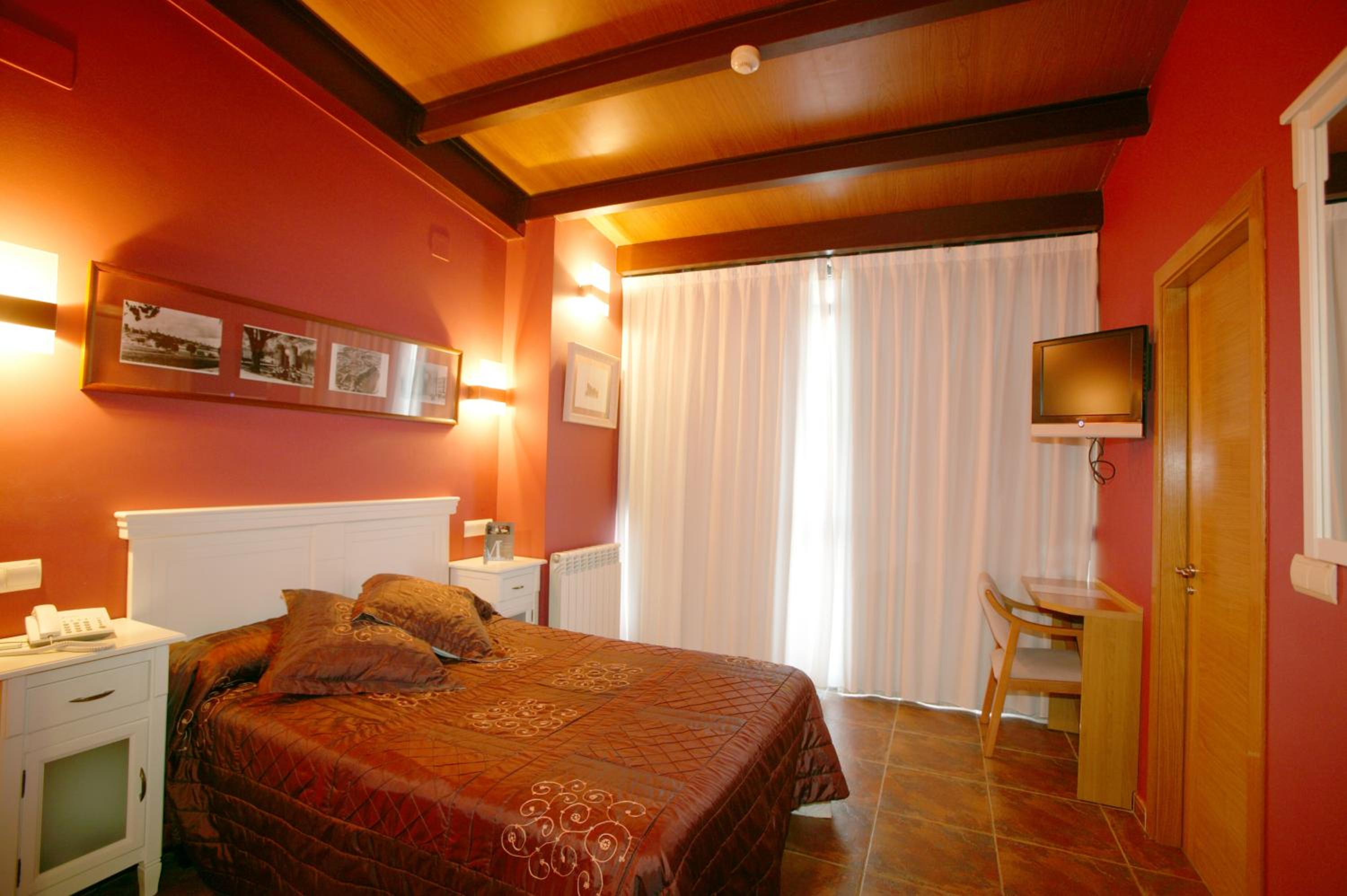 Double or Twin Room - Photo 25