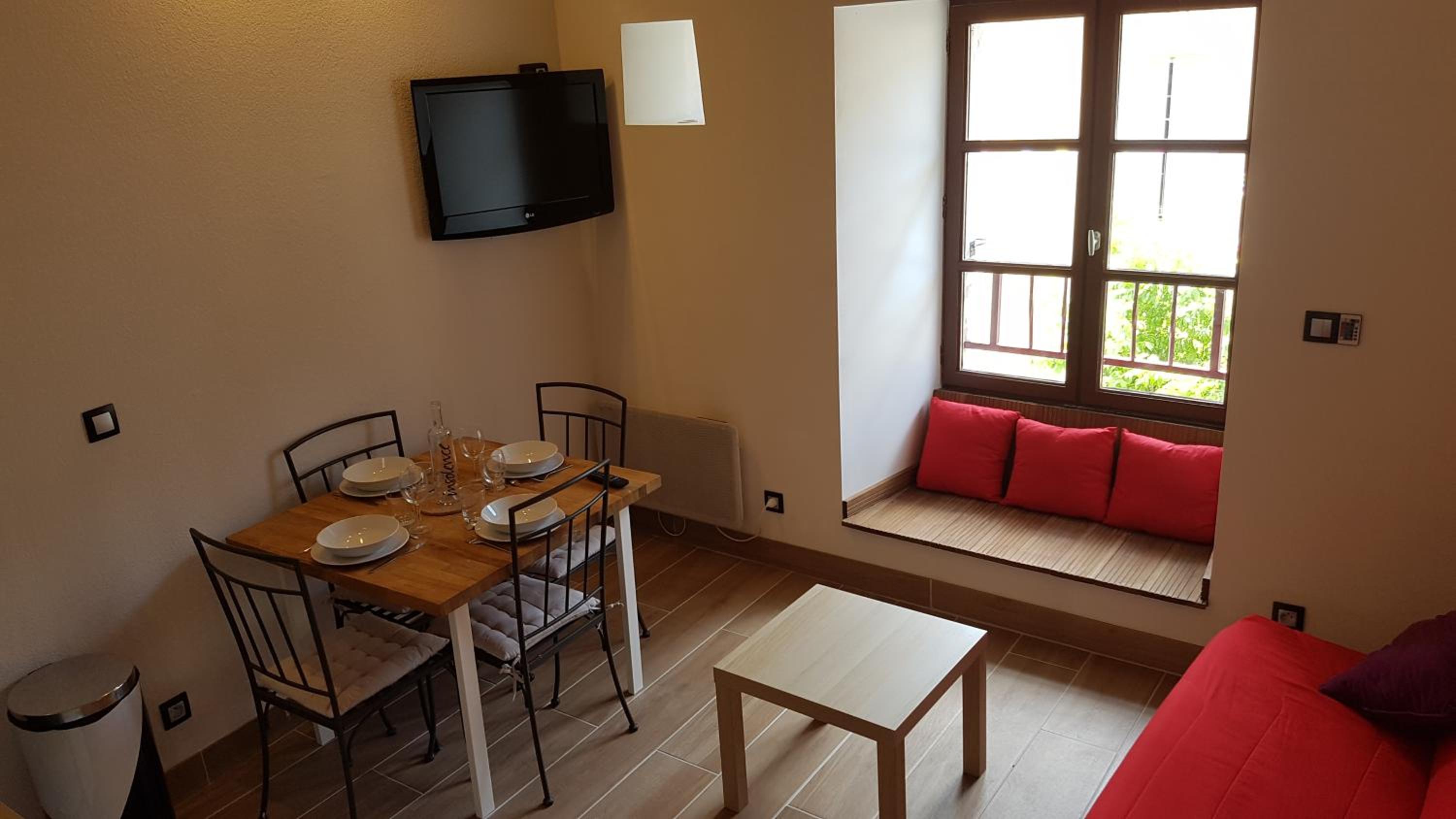 Apartment - Split Level - Photo 9
