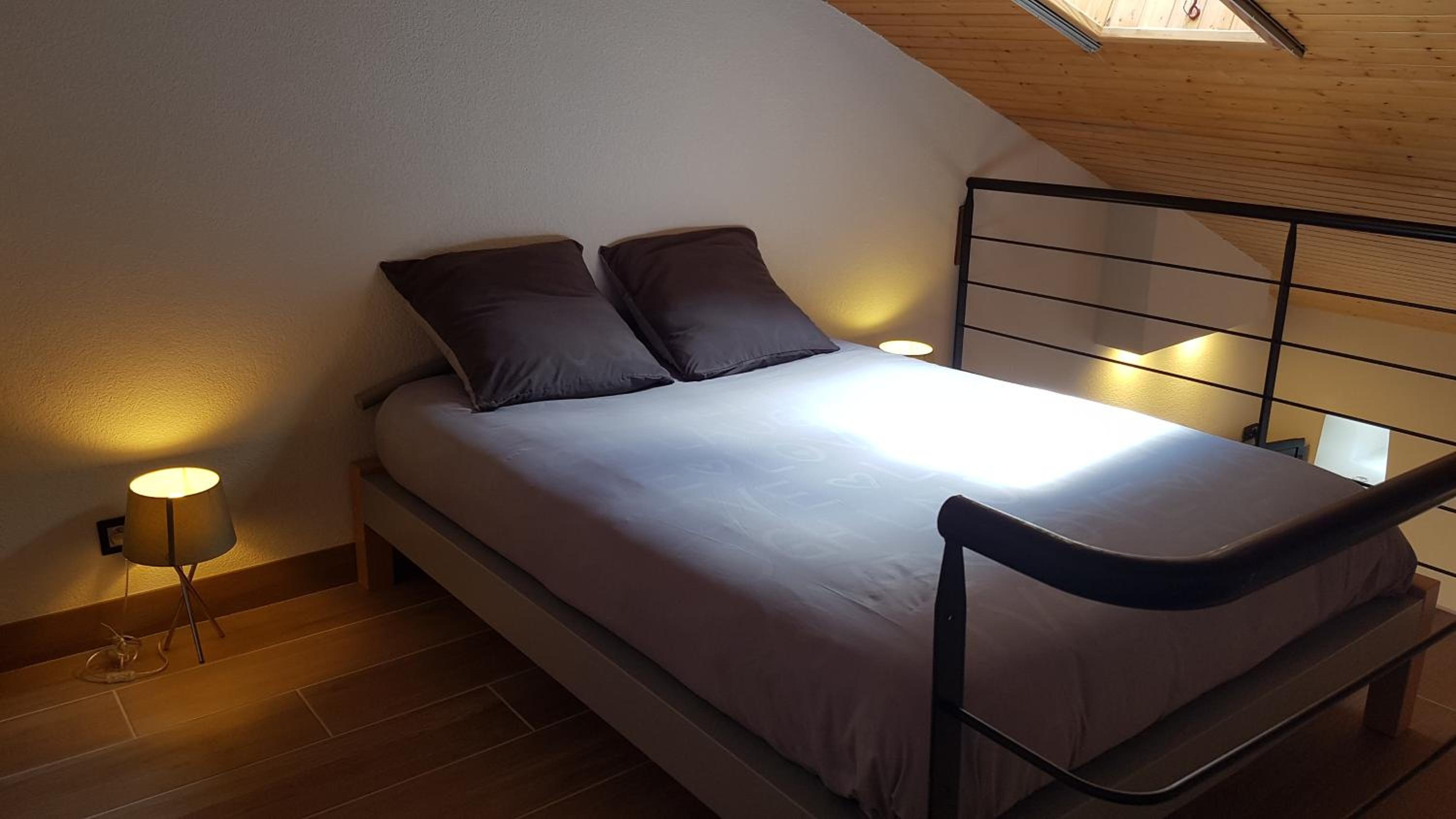 Apartment - Split Level - Photo 13