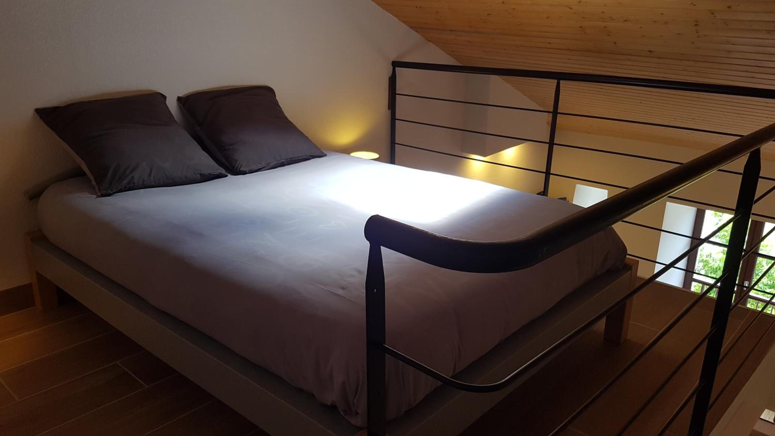 Apartment - Split Level - Photo 14